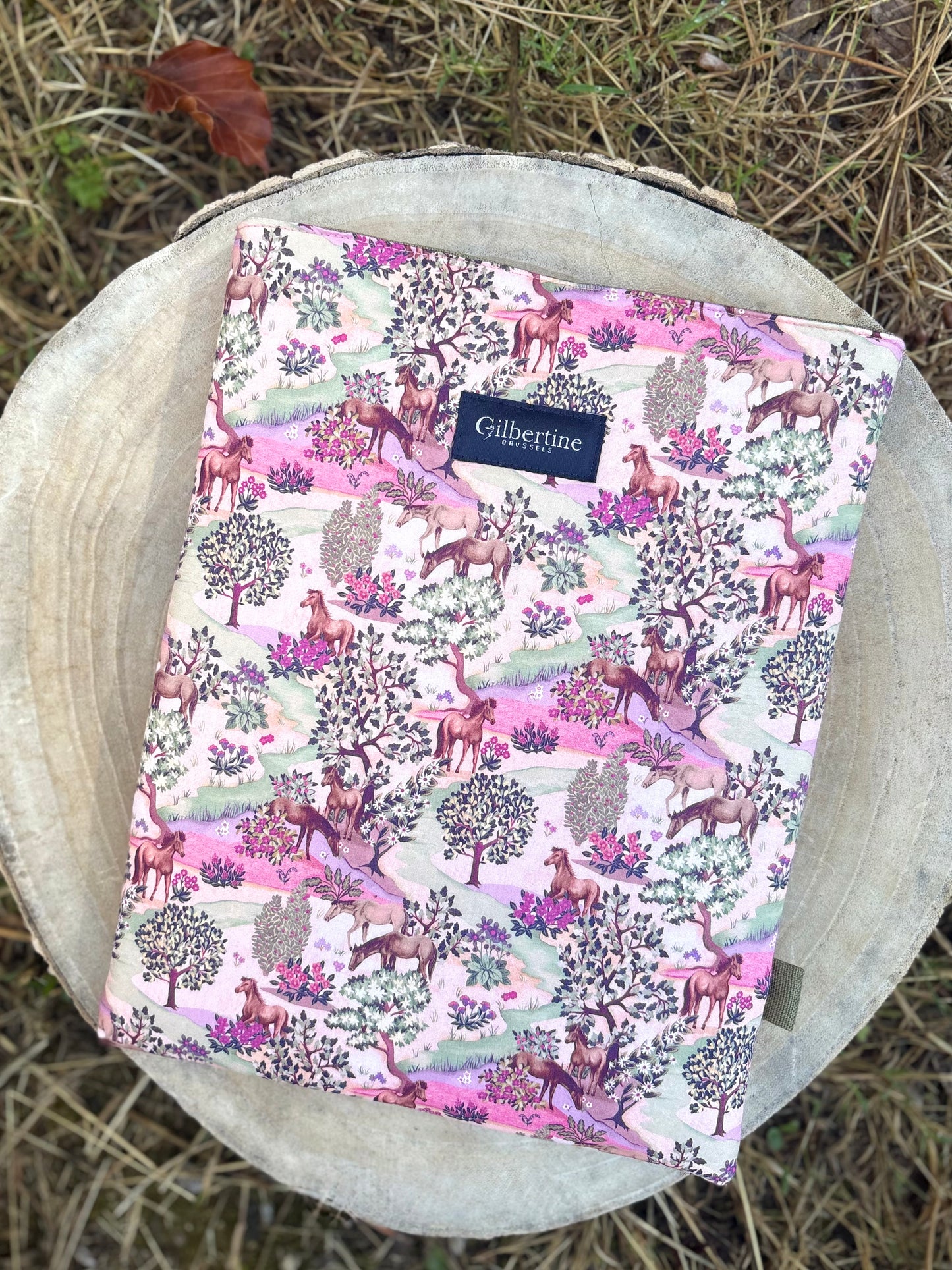 Pochette roman/tablette Enchanted Forest 🐎🌳