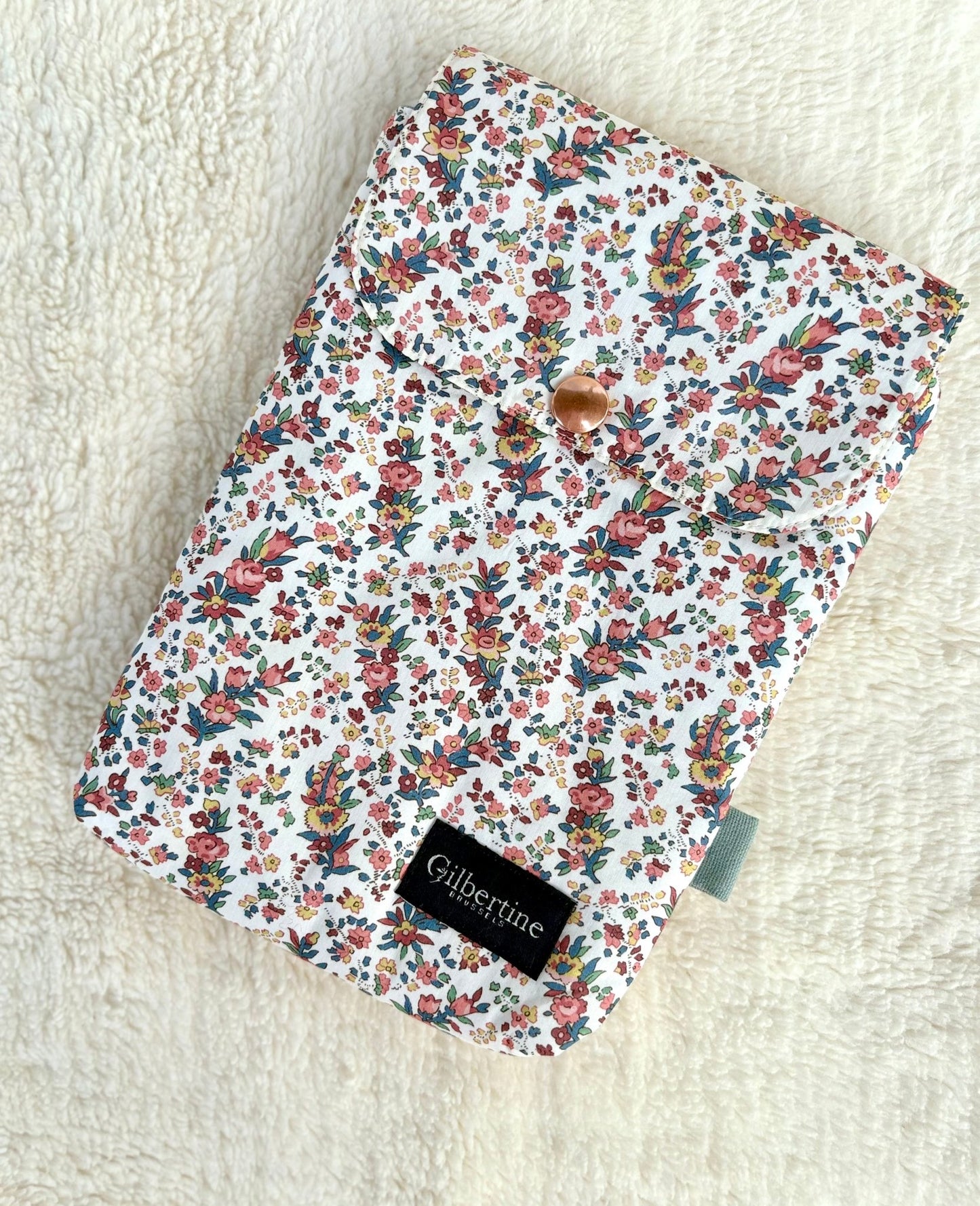 Pochette Livre de Poche Cathy's cupboard - Gilbertine BrusselsGilbertine Brussels