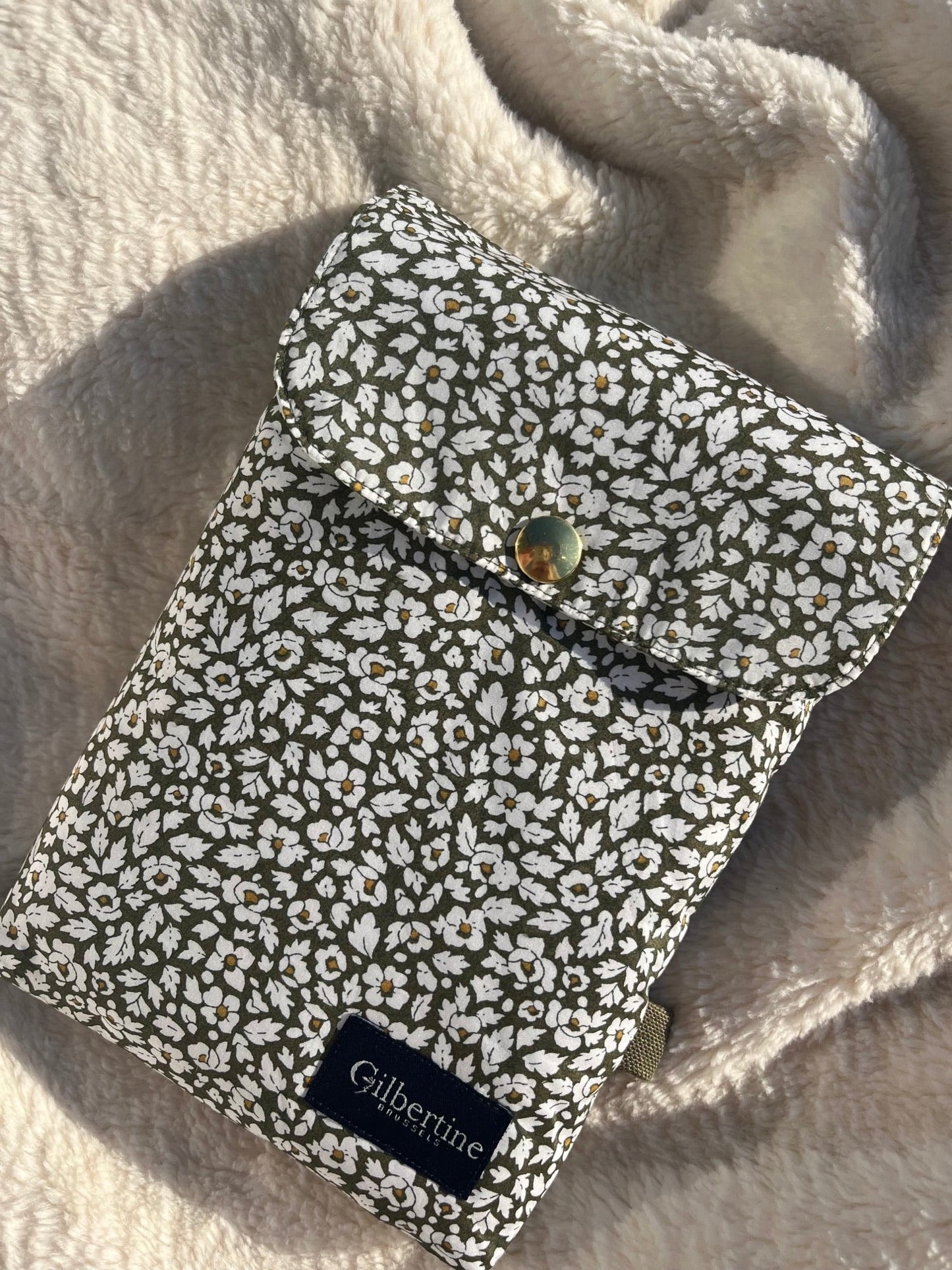 Pochette Livre de Poche forest walk - Gilbertine BrusselsGilbertine Brussels