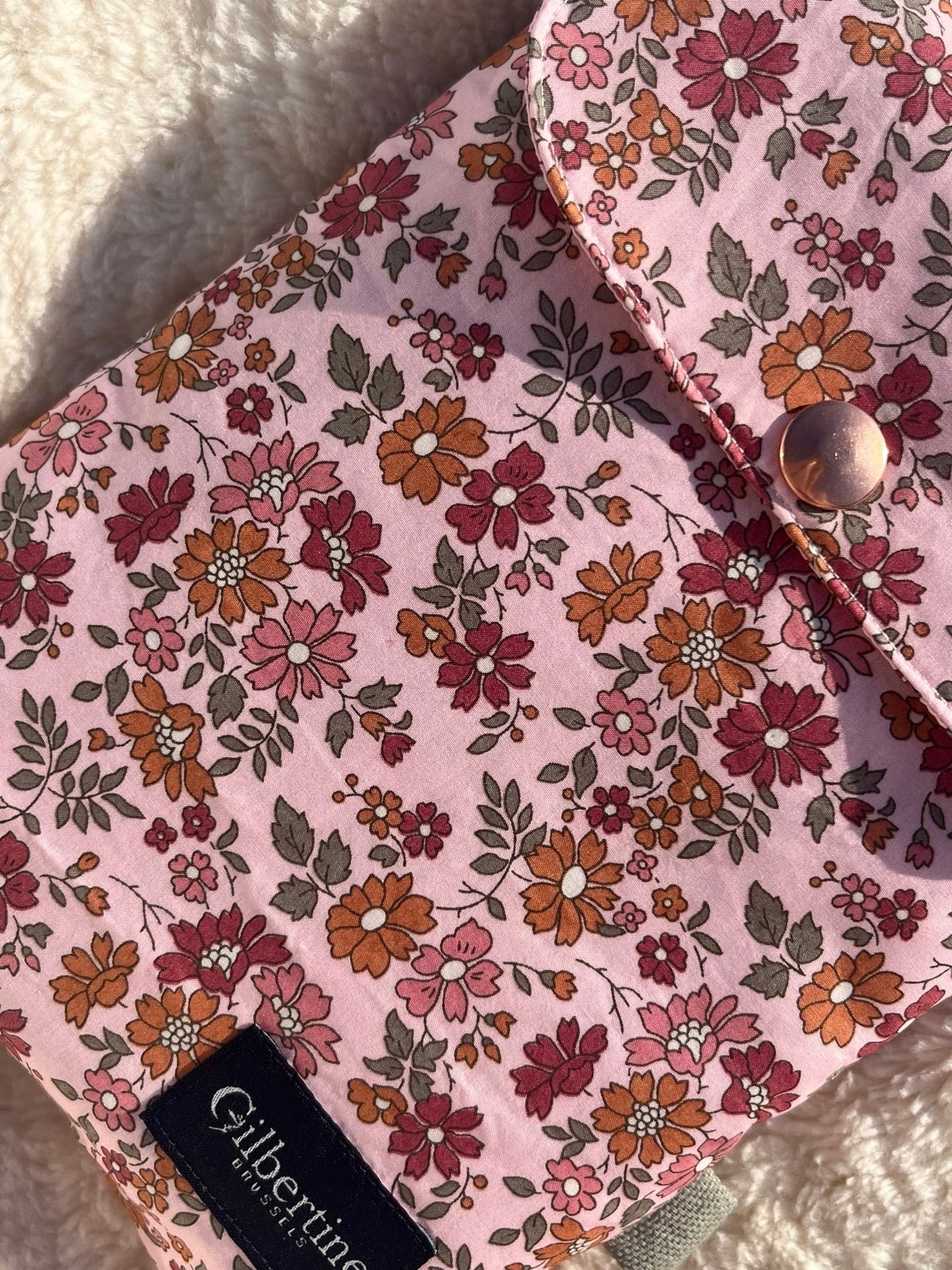 Pochette Livre de Poche Meadowsweet - Gilbertine BrusselsGilbertine Brussels