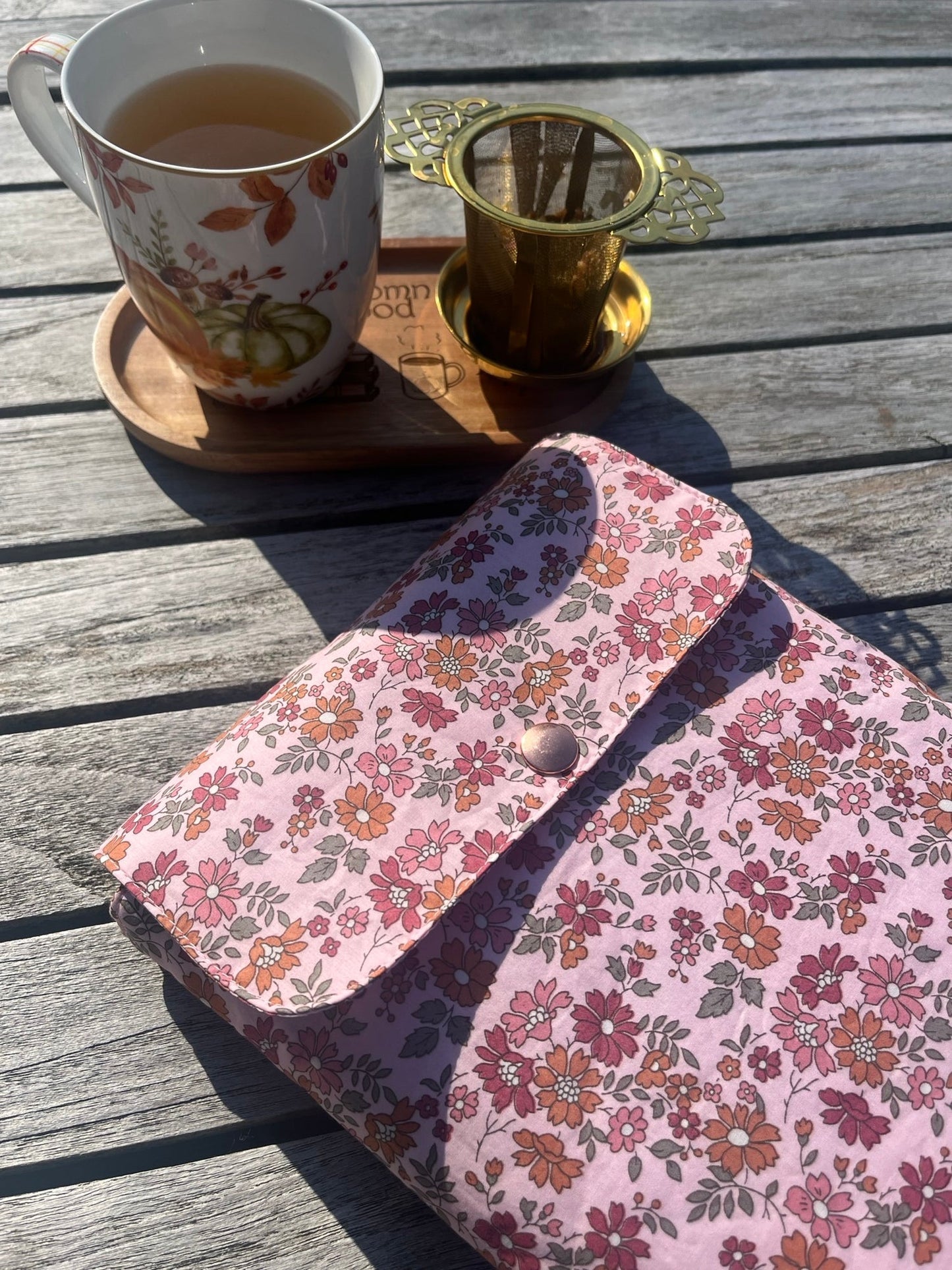 Pochette roman broché meadowsweet - Gilbertine BrusselsGilbertine Brussels