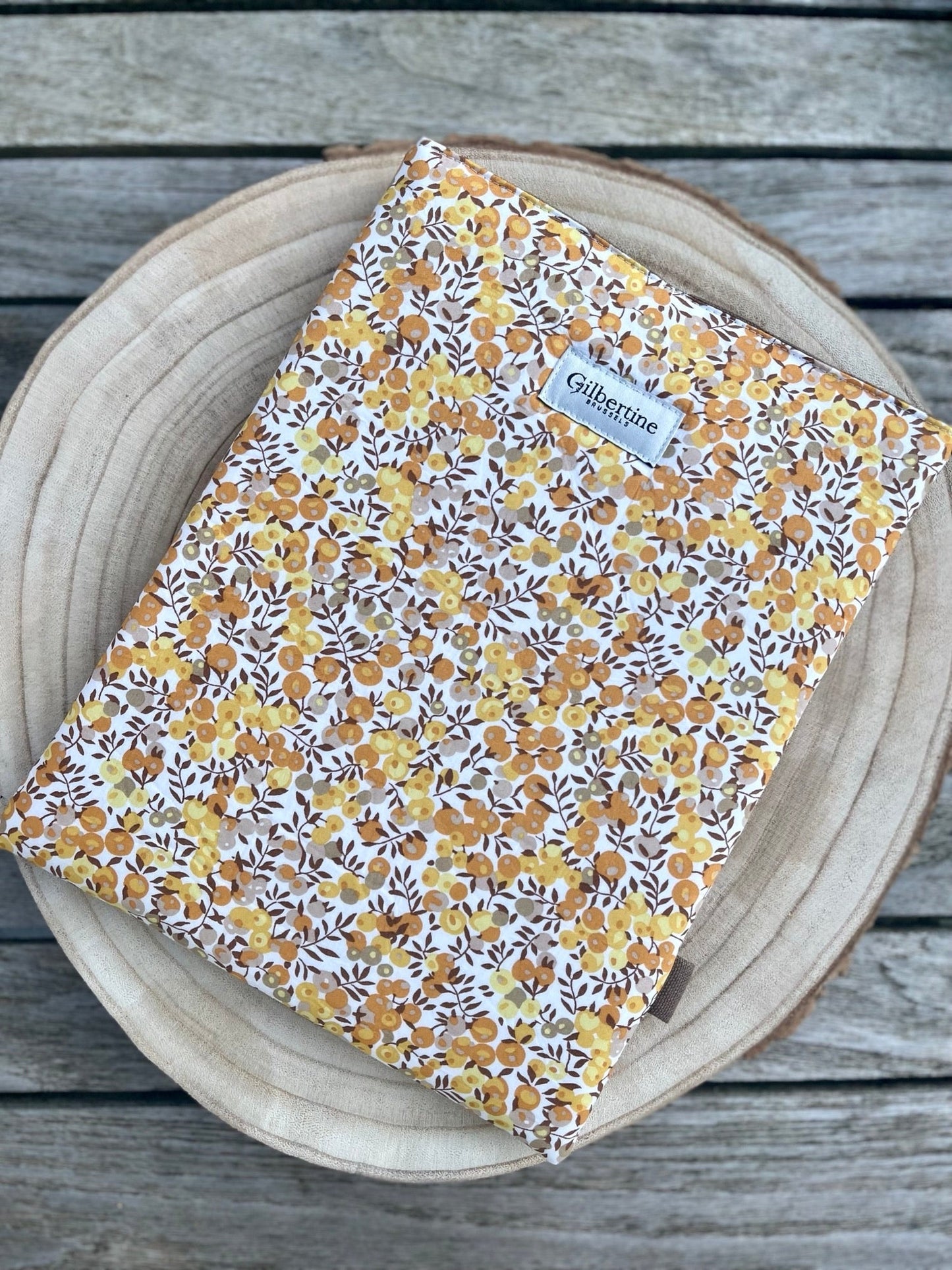 Pochette roman tablette sunkissed wheat - Gilbertine BrusselsGilbertine Brussels
