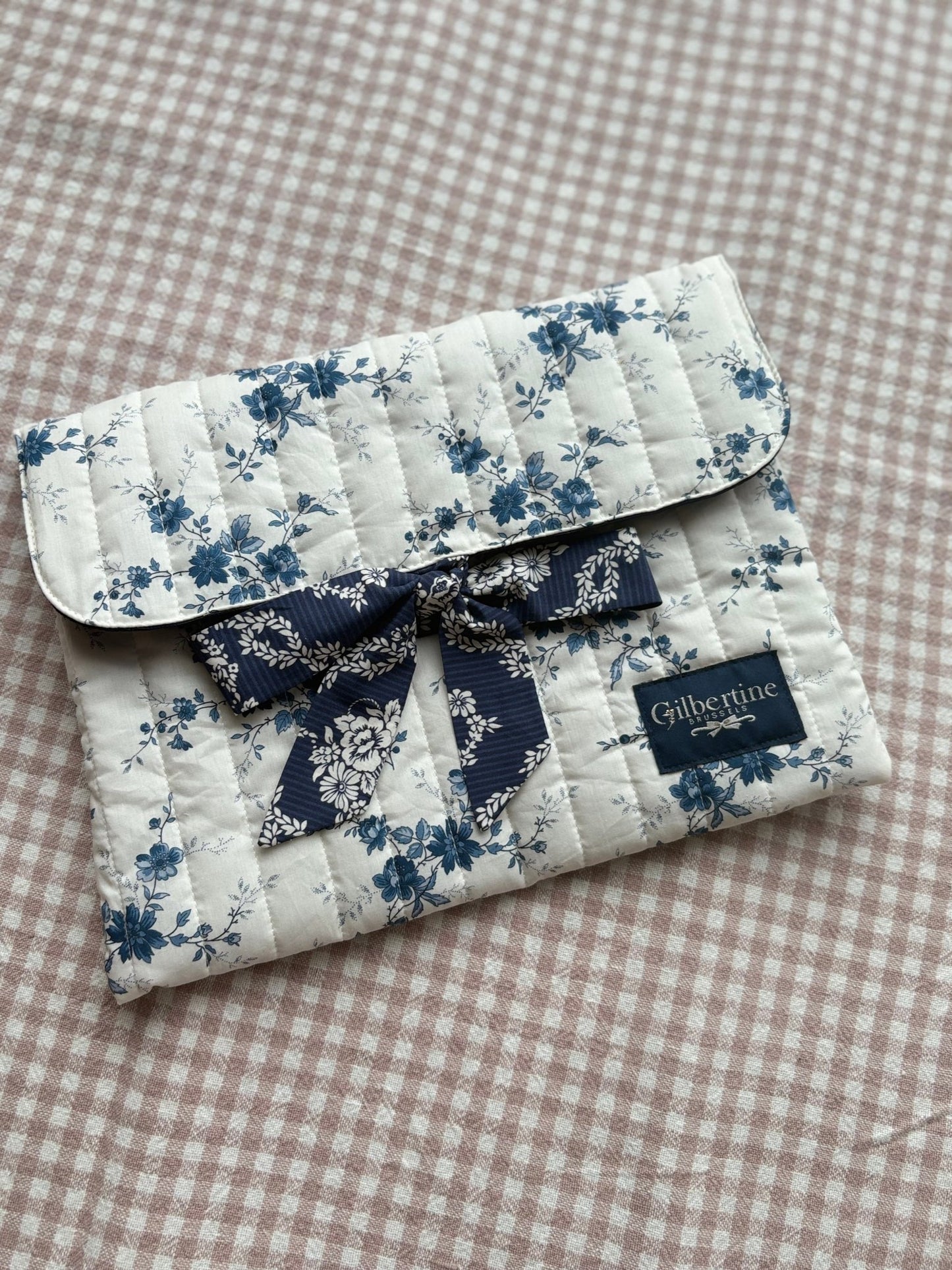 Pochette ruban Queen’s lady ( format roman ) - Gilbertine BrusselsGilbertine Brussels