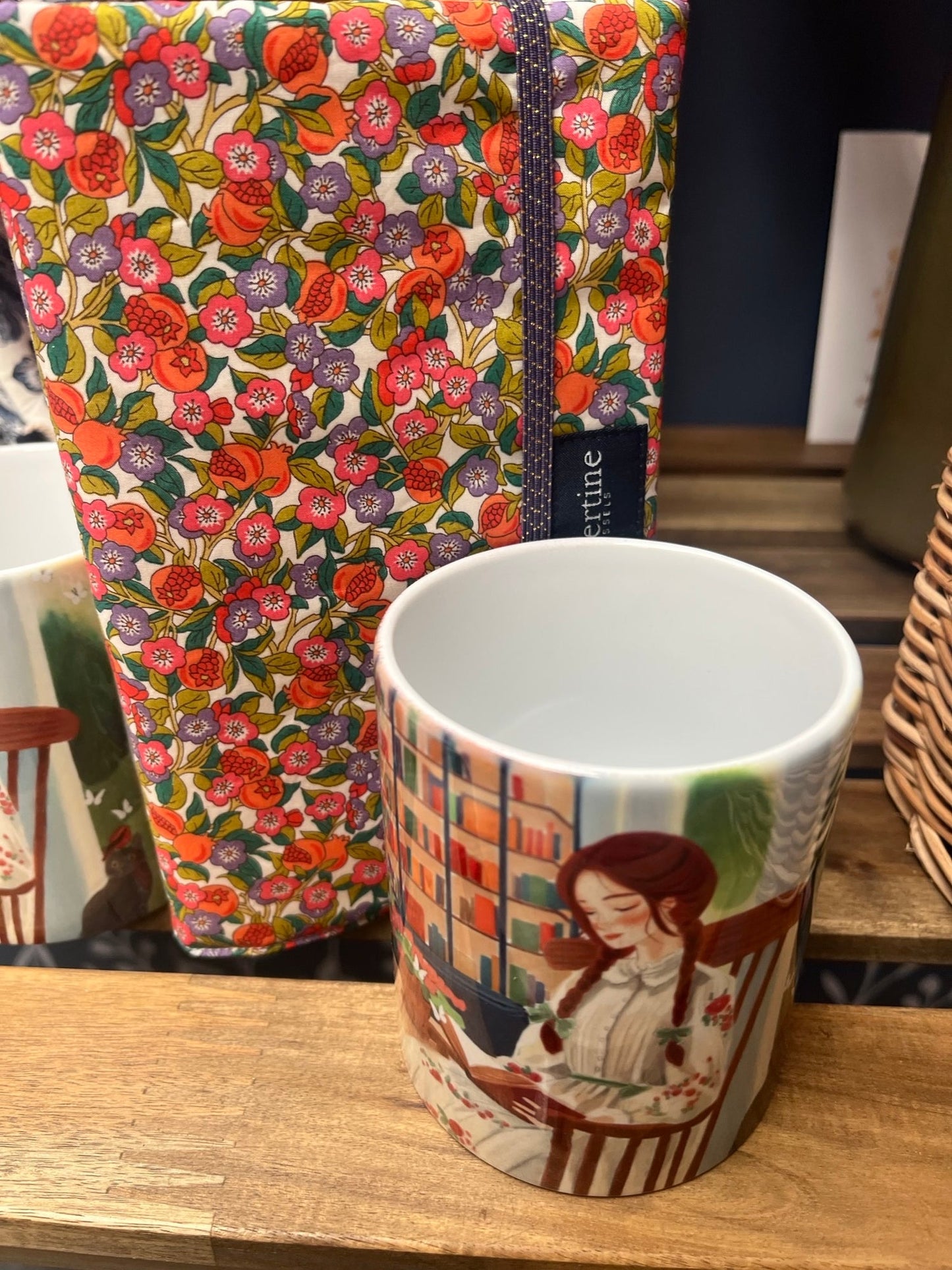 PRE - COMMANDE MUG Anne de Green Gables 'La petite librairie de Avonlea' 🦋🦋 - Gilbertine BrusselsGilbertine Brussels