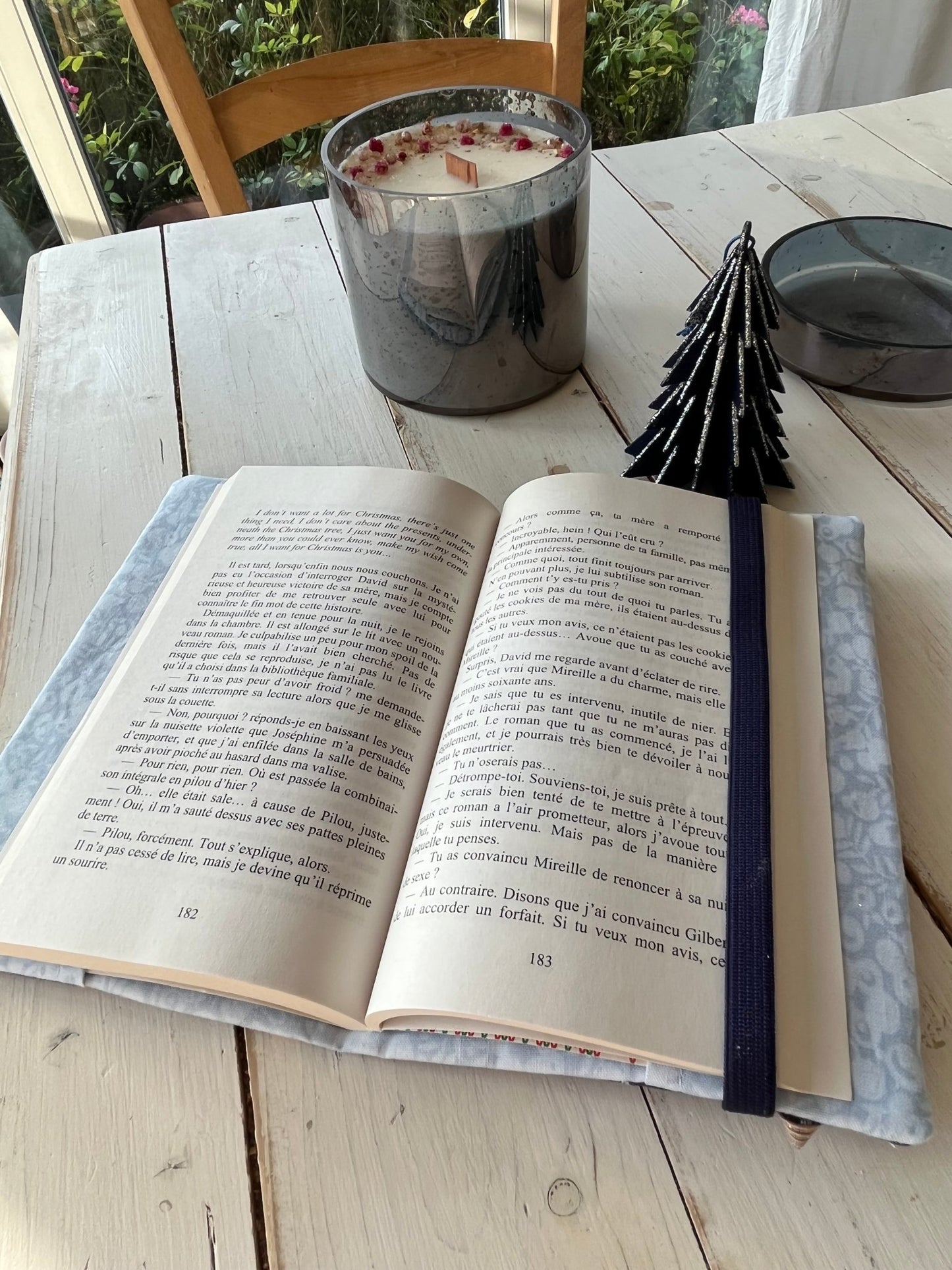 Couvre Livre Into the woods - Gilbertine BrusselsGilbertine Brussels