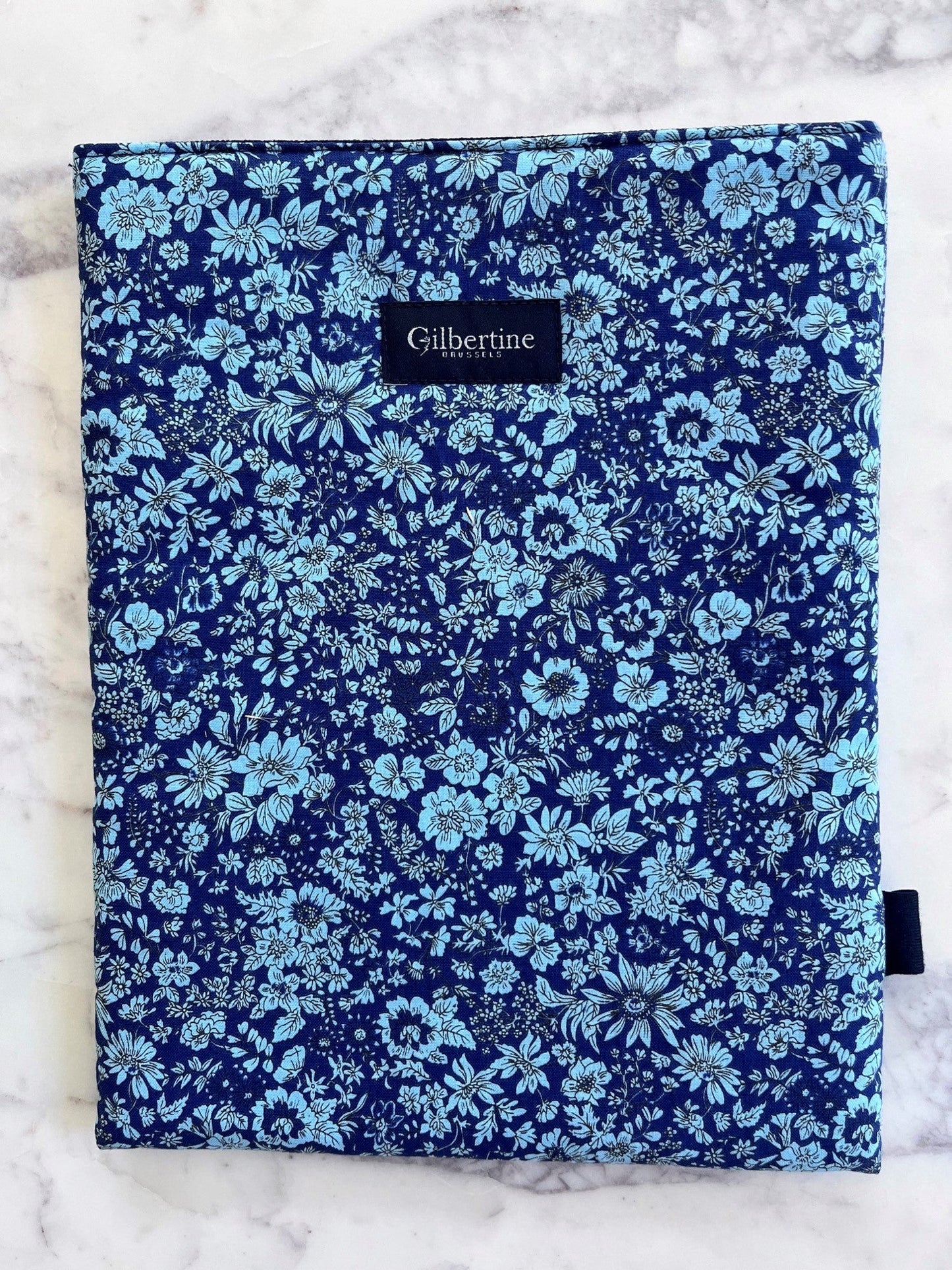 Pochette grand livre Melice - Gilbertine Brusselsgilbertinebrussels