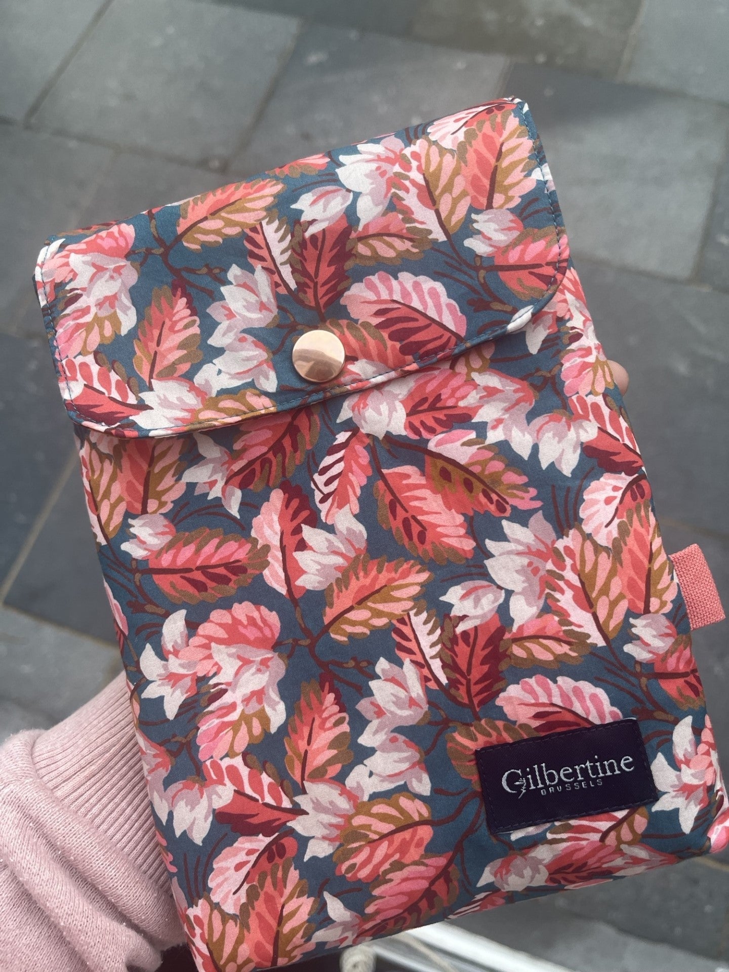 Pochette grand roman Autumn vibes - Gilbertine BrusselsGilbertine Brussels