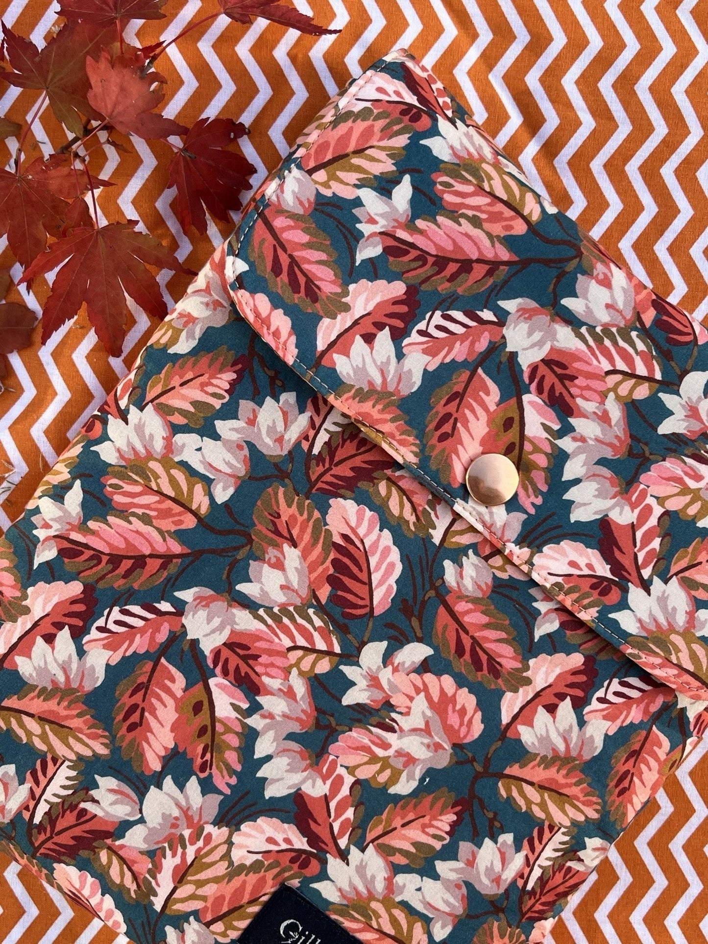 Pochette grand roman Autumn vibes - Gilbertine BrusselsGilbertine Brussels