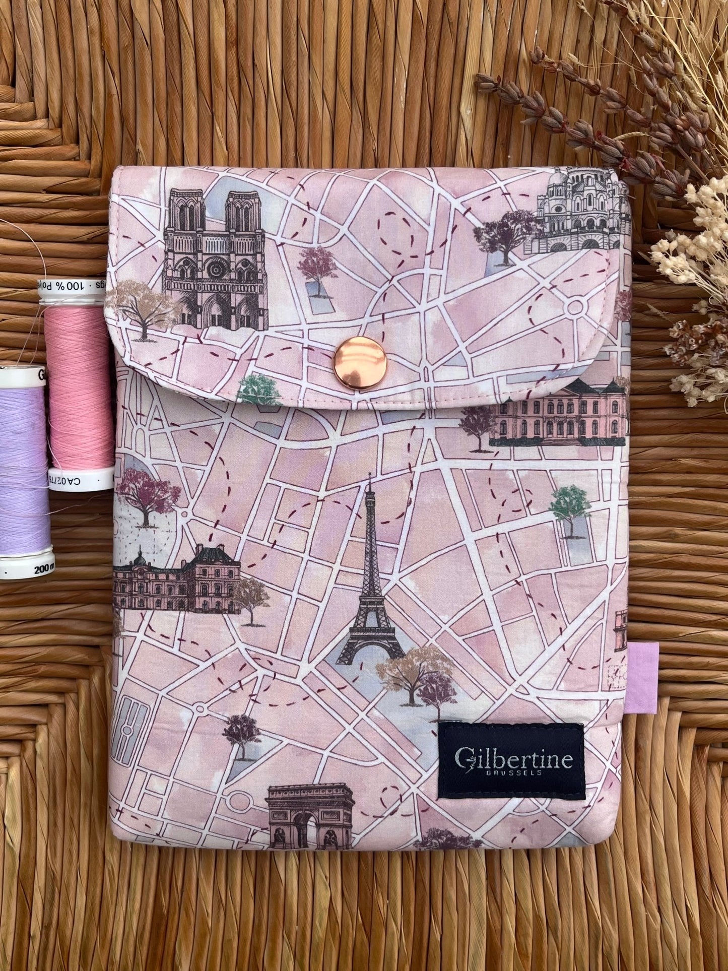 Pochette Liseuse Justine in Paris 6 pouces - Gilbertine BrusselsGilbertine Brusselspochette liseuse