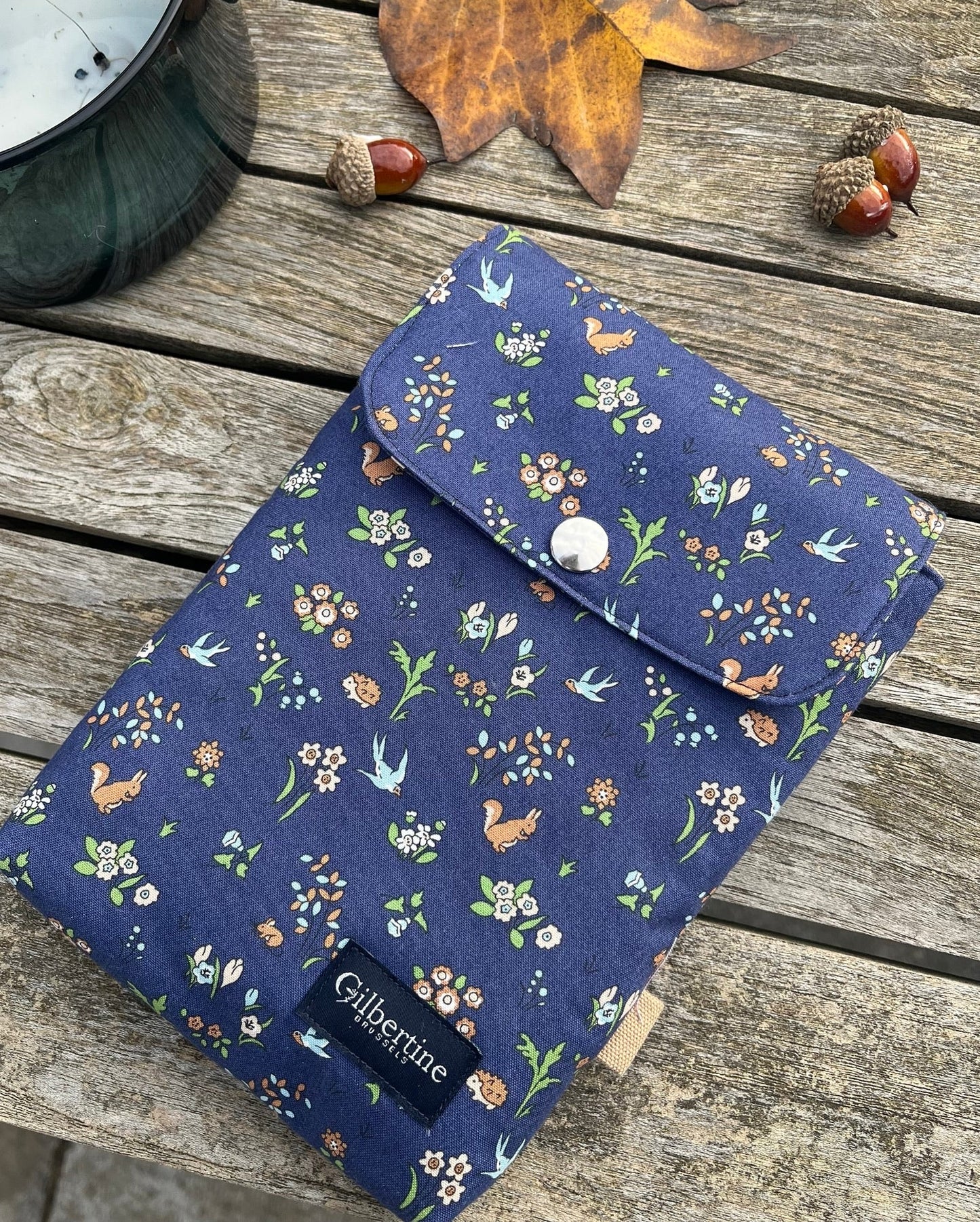 Pochette Livre de Poche Into the woods - Gilbertine BrusselsGilbertine Brussels