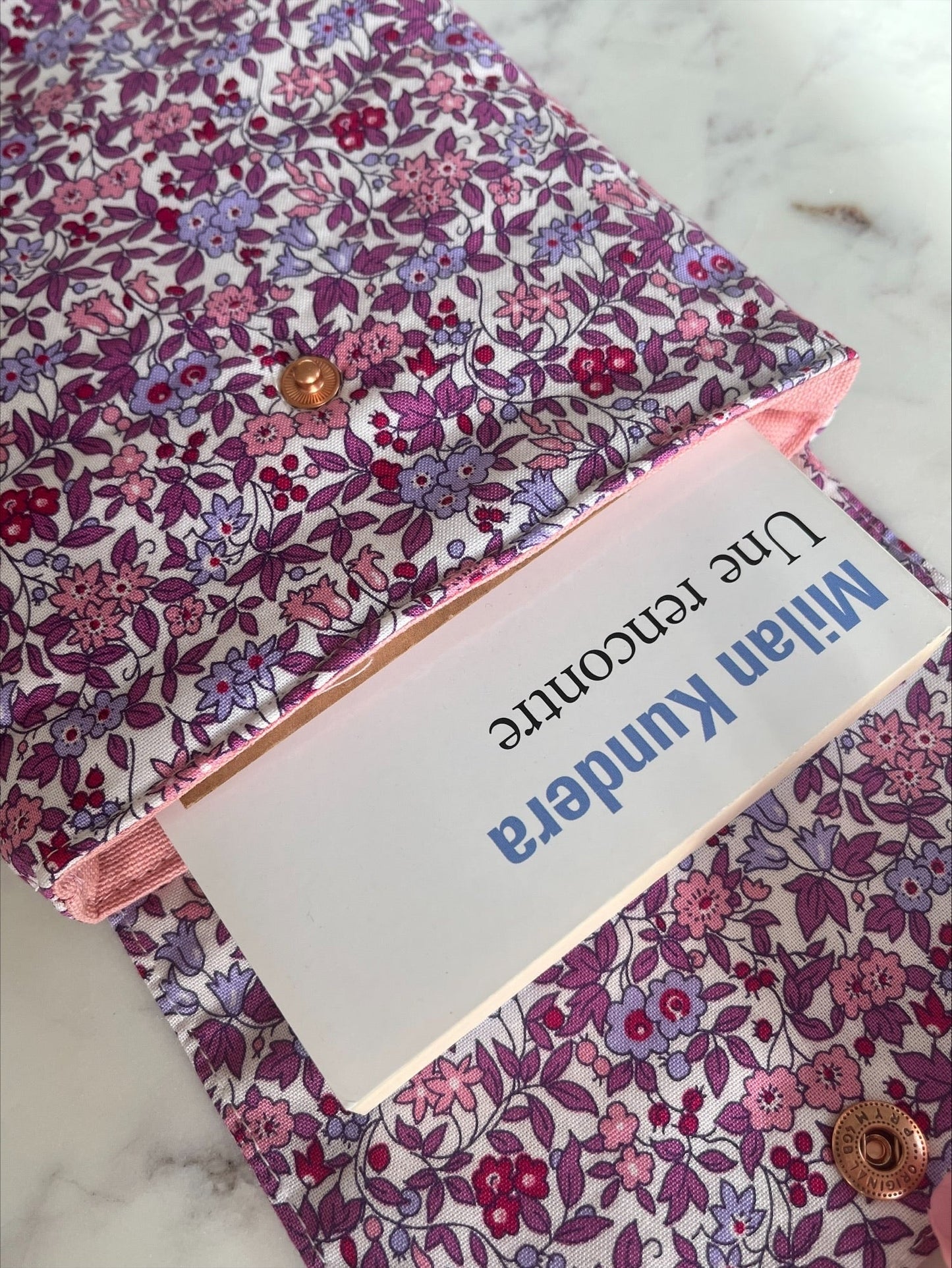 Pochette Livre de Poche Mellow - Gilbertine BrusselsGilbertine Brussels