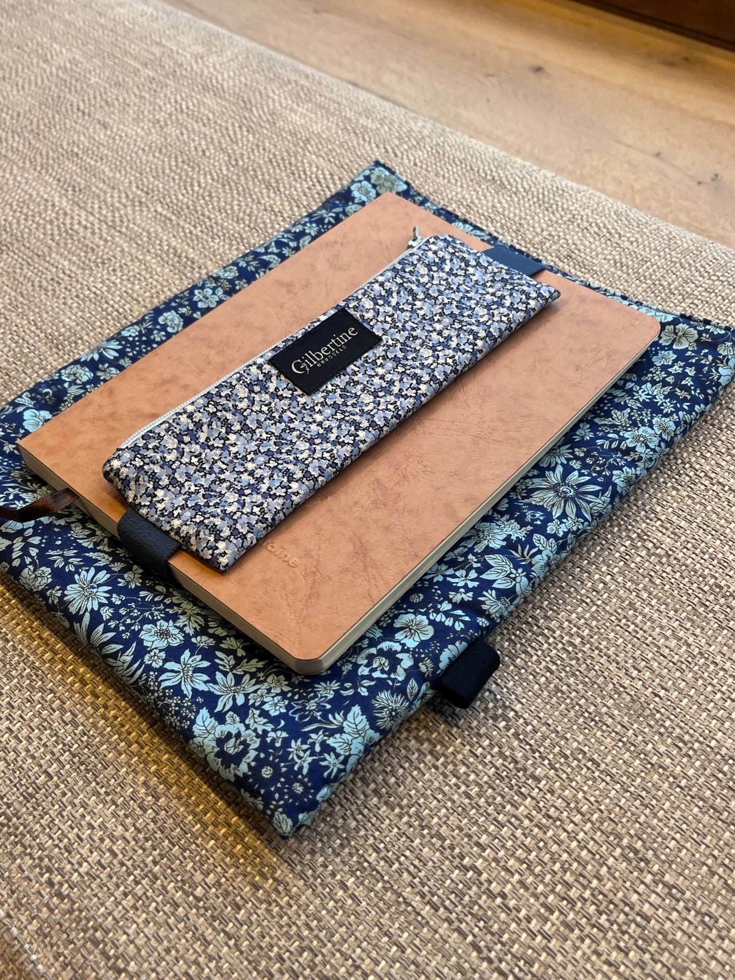 Trousse Carnet Blu - Gilbertine BrusselsGilbertine BrusselsTrousse pour carnet