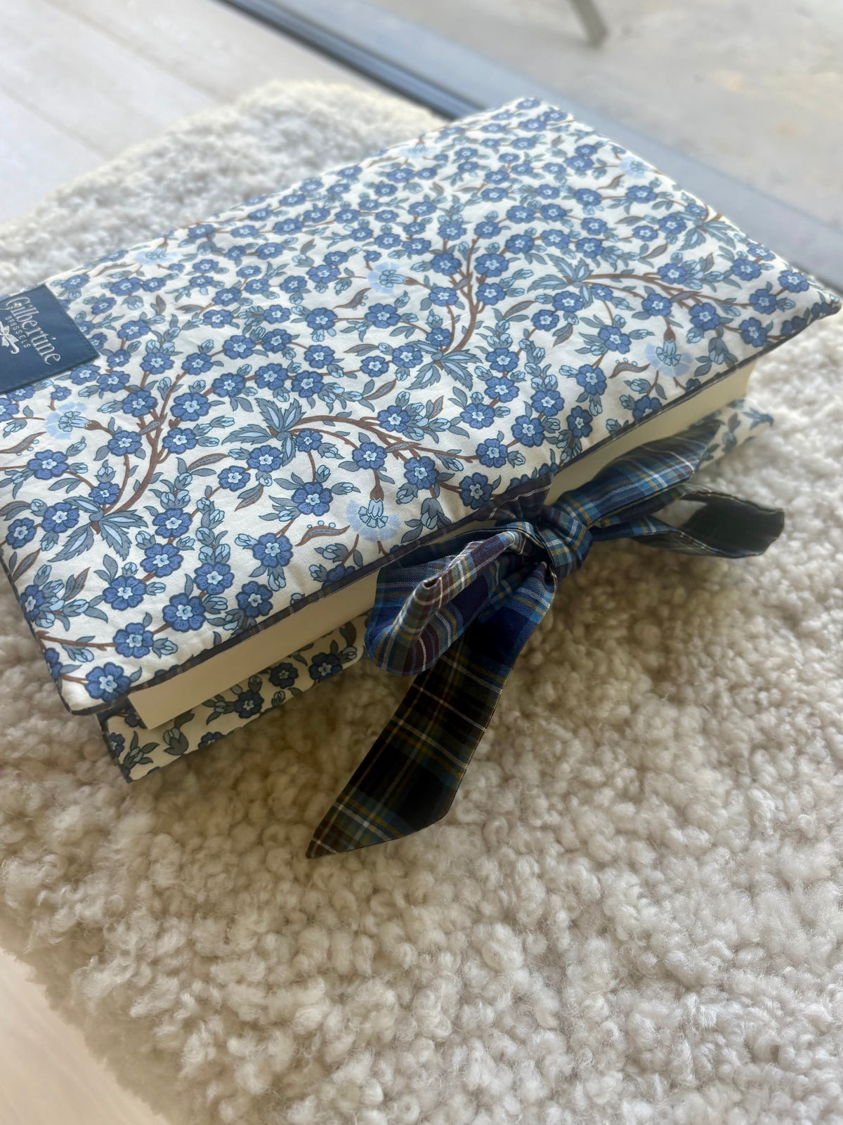 Pré-commande Couvre -livre roman broché Skye  [avec ruban🎀]
