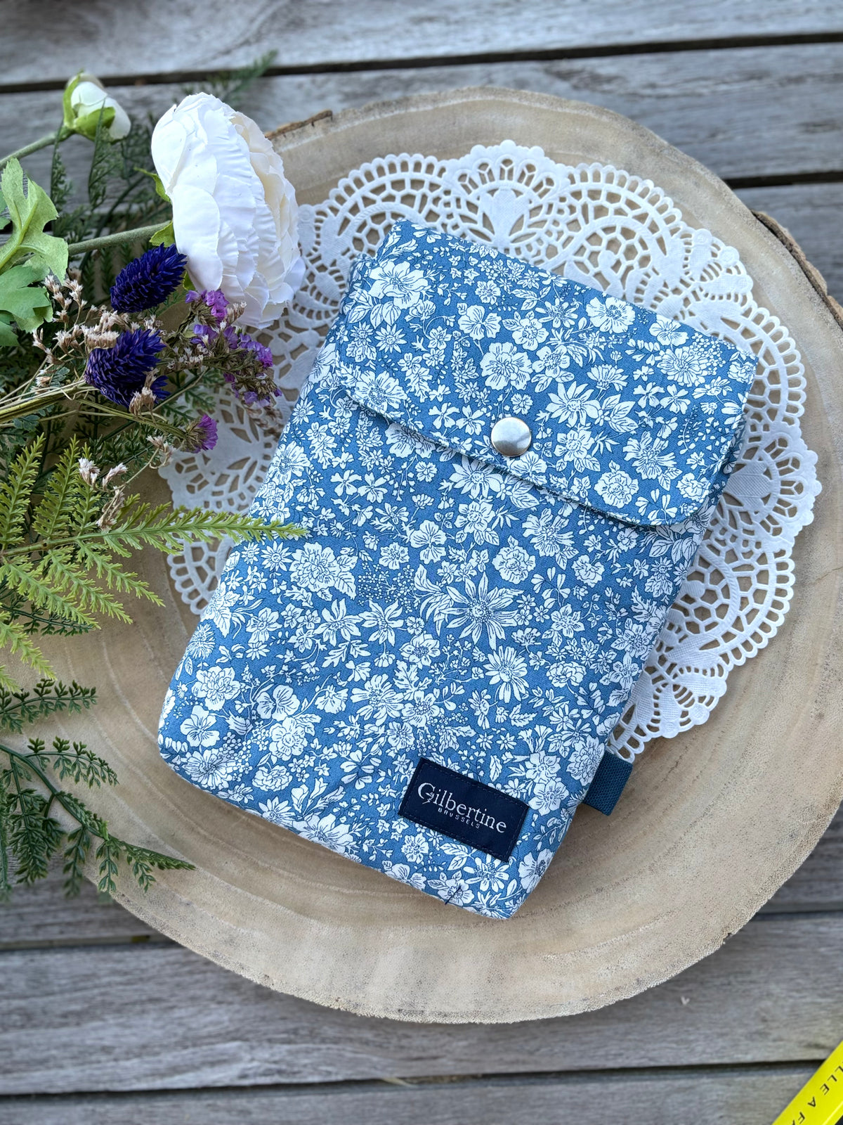 Pocket Book Sweet Charlotte