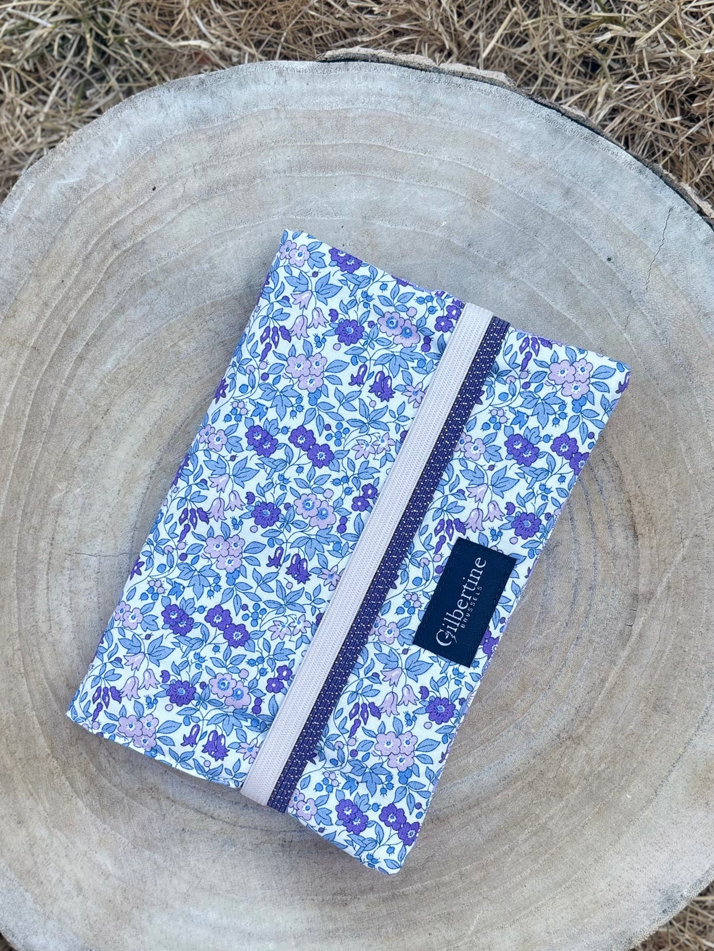 Couvre-livre de poche Bluebells [adaptable]