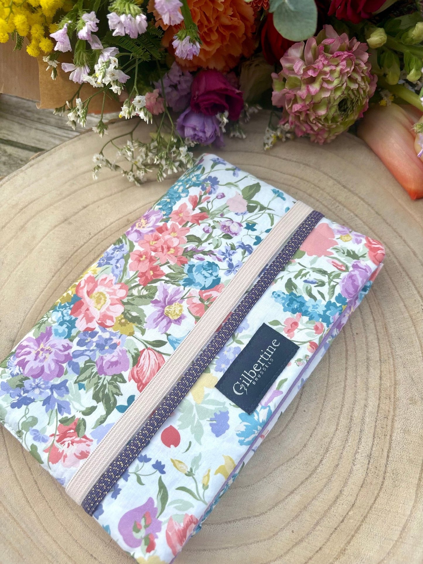 Couvre - livre de poche a life full of flowers [adaptable ] - Gilbertine BrusselsGilbertine Brussels