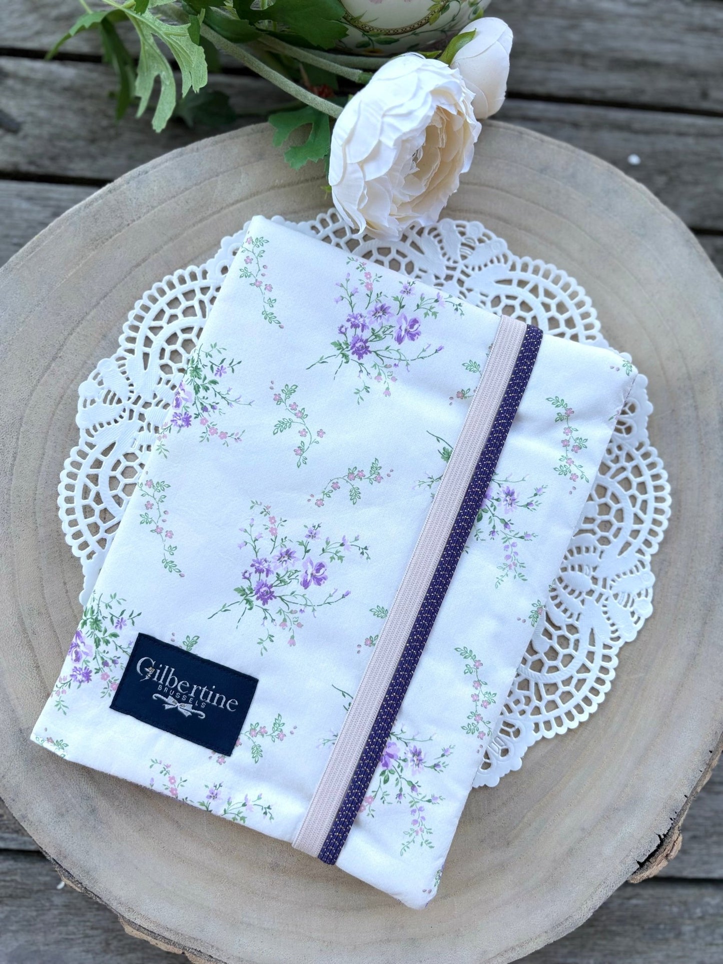 Couvre - livre MOYEN Love at first sight [adaptable] - Gilbertine BrusselsGilbertine Brussels