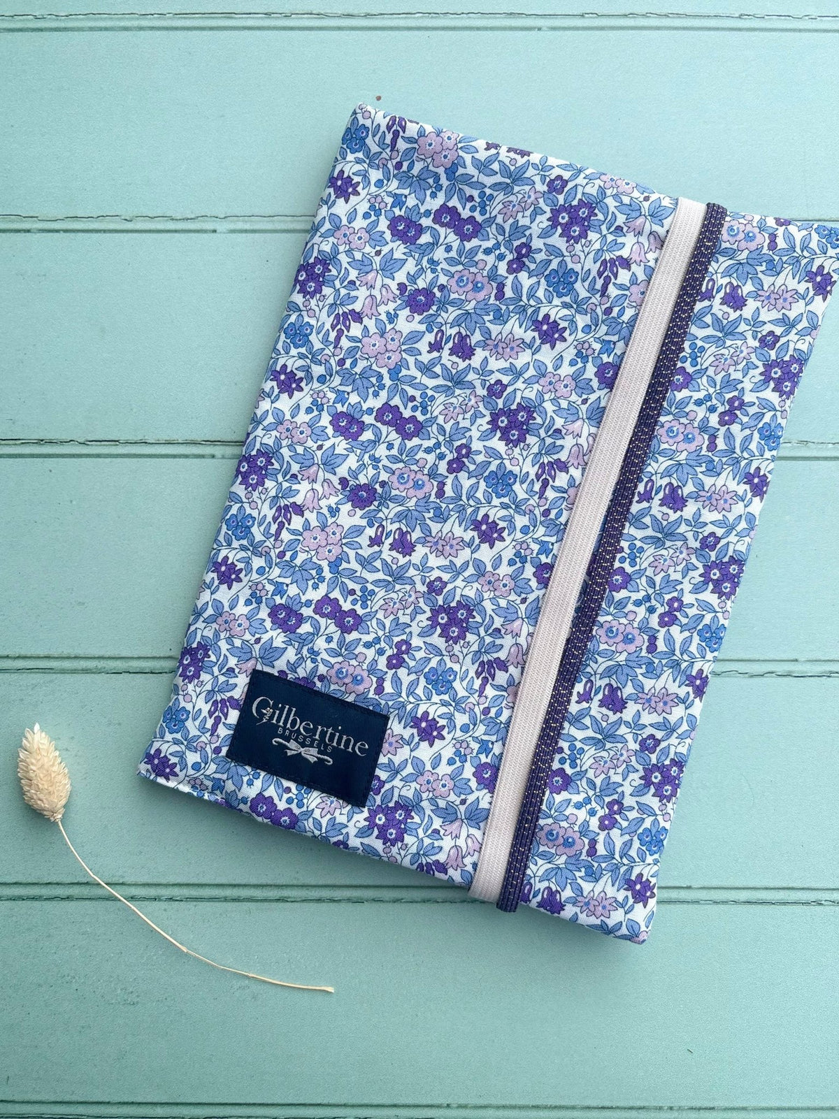 Couvre-livre roman Bluebells [adaptable] - Gilbertine BrusselsGilbertine Brussels