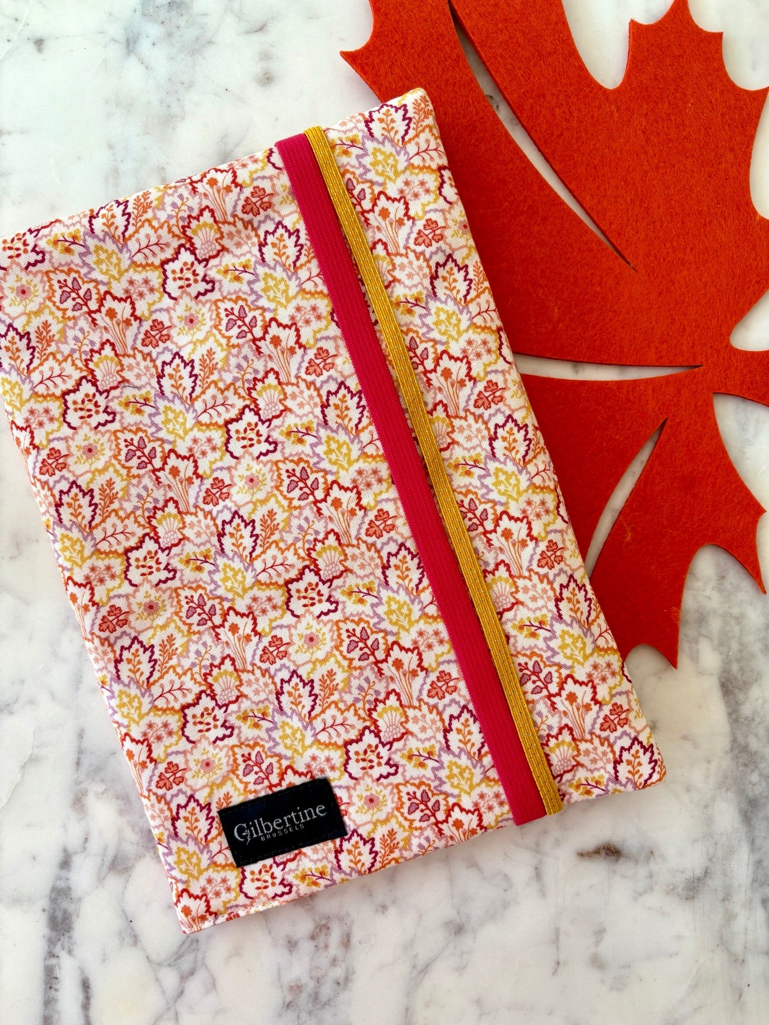 Couvre - livre roman broché Miss Maple 🍁 [adaptable] - Gilbertine BrusselsGilbertine Brussels