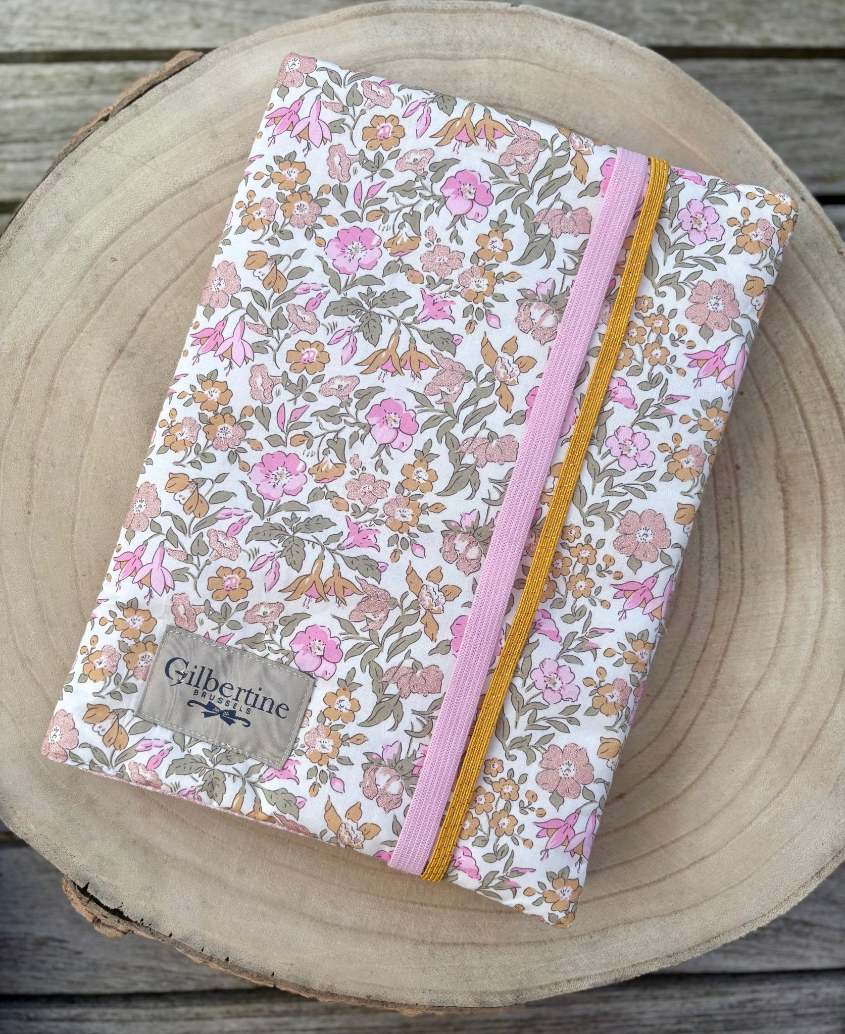 Couvre - livre roman broché Say it with flowers [ adaptable ] - Gilbertine BrusselsGilbertine Brussels