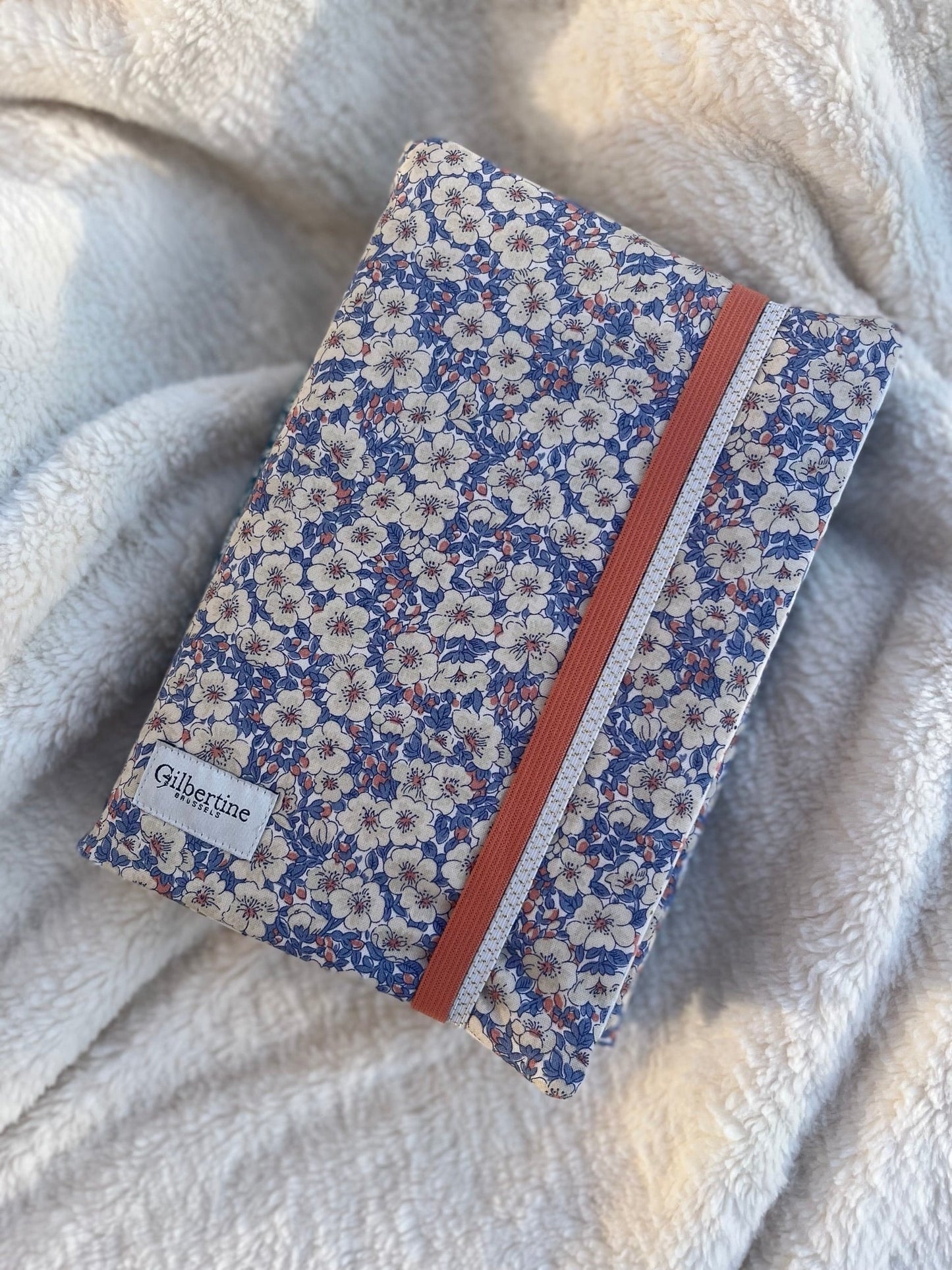 Couvre - Livre roman broché Sunday blanket - Gilbertine BrusselsGilbertine BrusselsPochette Livre