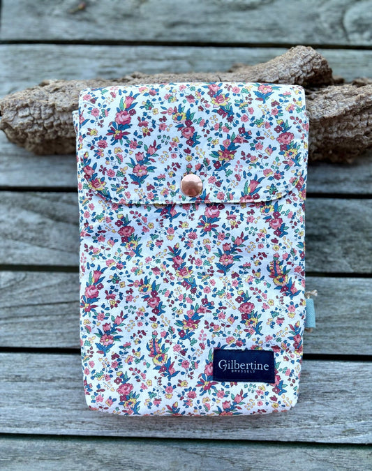 Pochette Livre de Poche Cathy's cupboard - Gilbertine BrusselsGilbertine Brussels