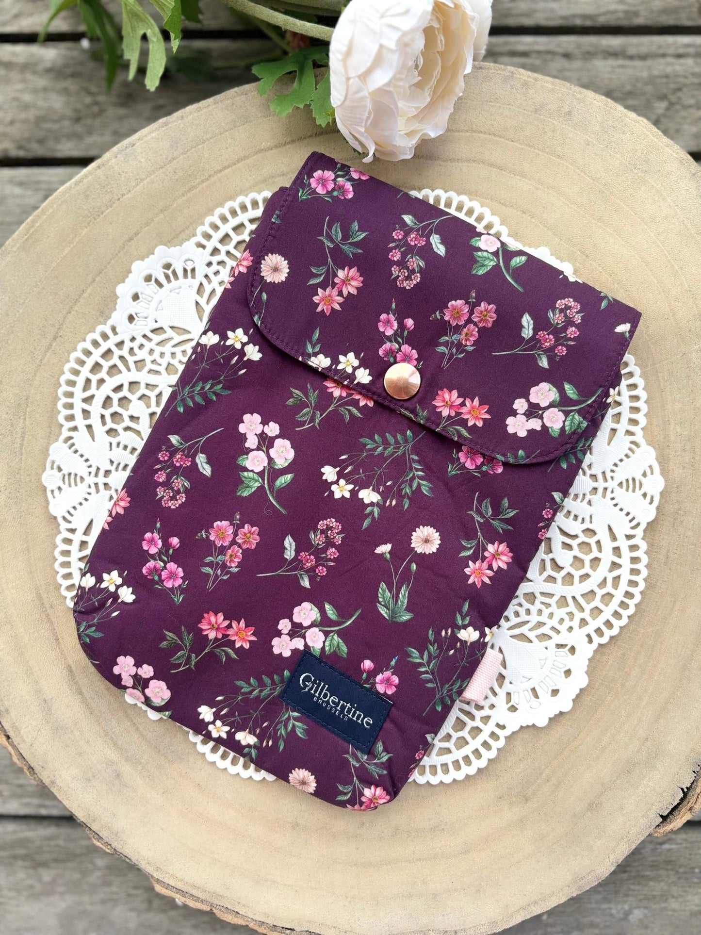 Pochette Livre de Poche Plum and cherry - Gilbertine BrusselsGilbertine Brussels