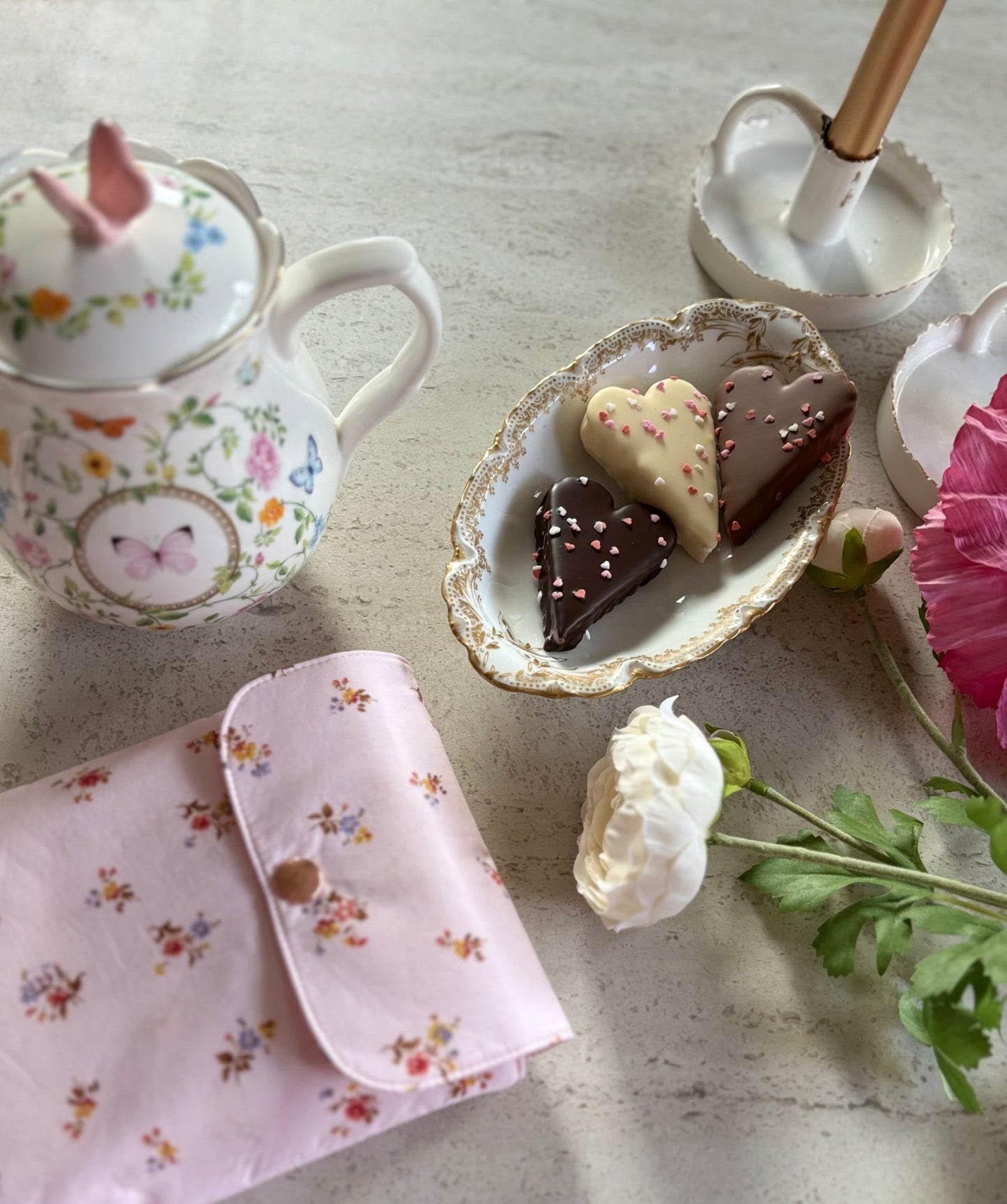 Pochette Livre de Poche Tea Time [ Liberty X Bridgerton ] - Gilbertine BrusselsGilbertine Brussels