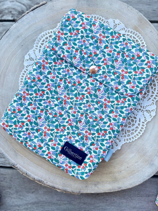 Pochette livre format moyen Reading Under the tree 🌳 - Gilbertine BrusselsGilbertine Brussels