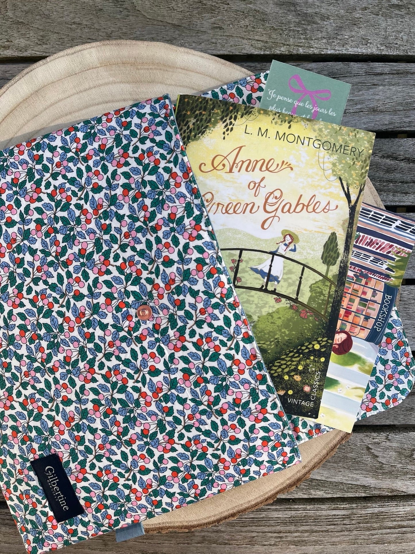 Pochette Reading under the tree - Gilbertine BrusselsGilbertine Brussels