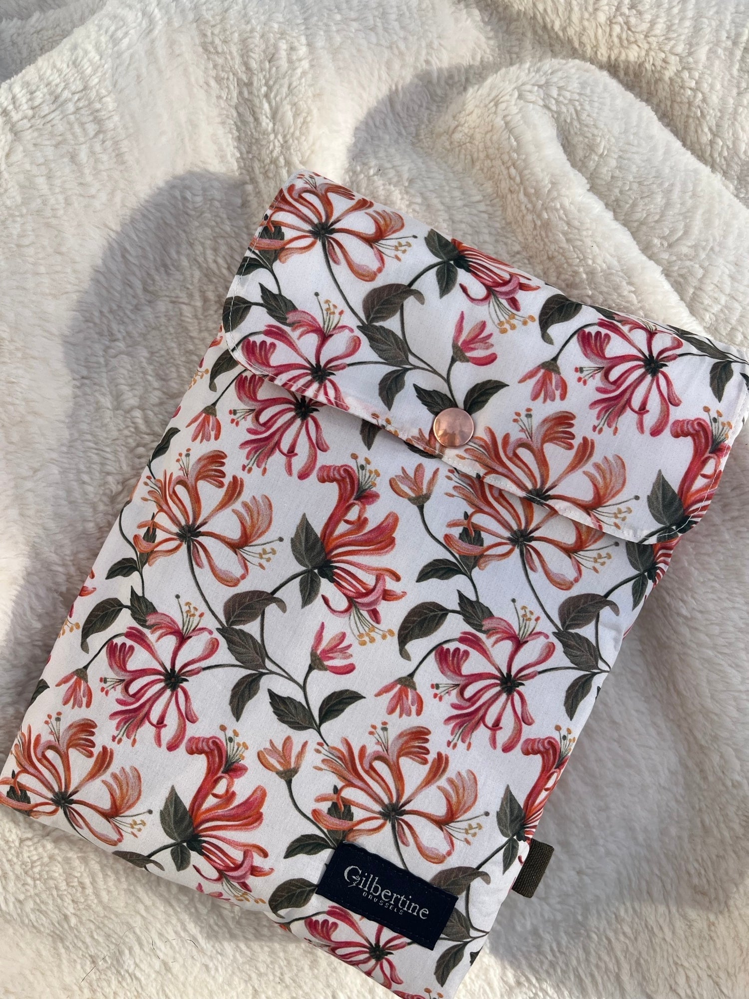 Pochette roman broché Honeysuckle - Gilbertine BrusselsGilbertine Brussels