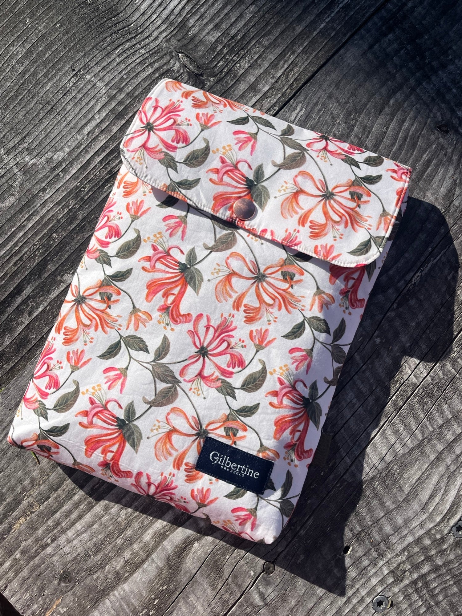 Pochette roman broché Honeysuckle - Gilbertine BrusselsGilbertine Brussels