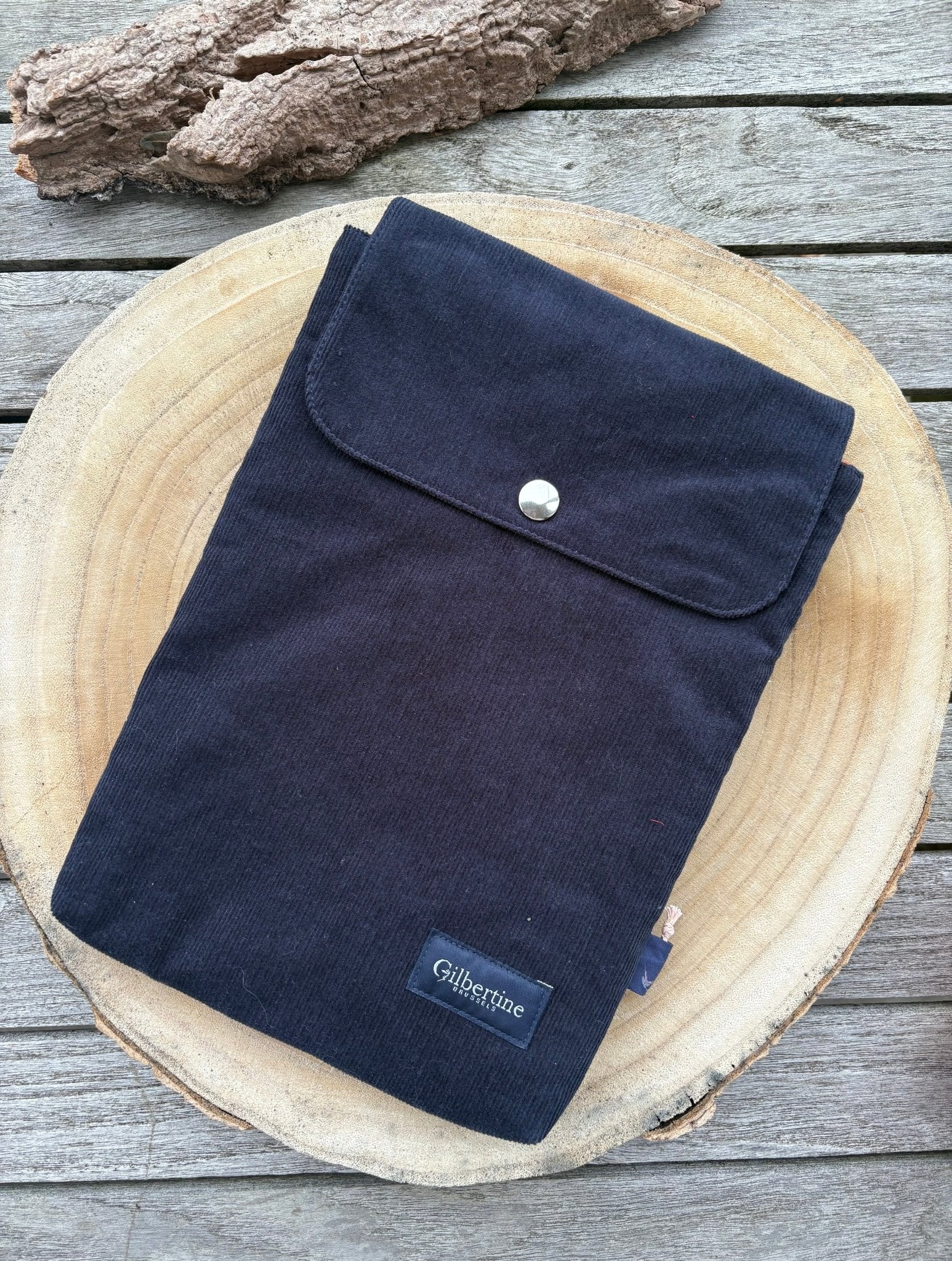 Pochette roman broché Parrot’s nest - Gilbertine BrusselsGilbertine Brussels