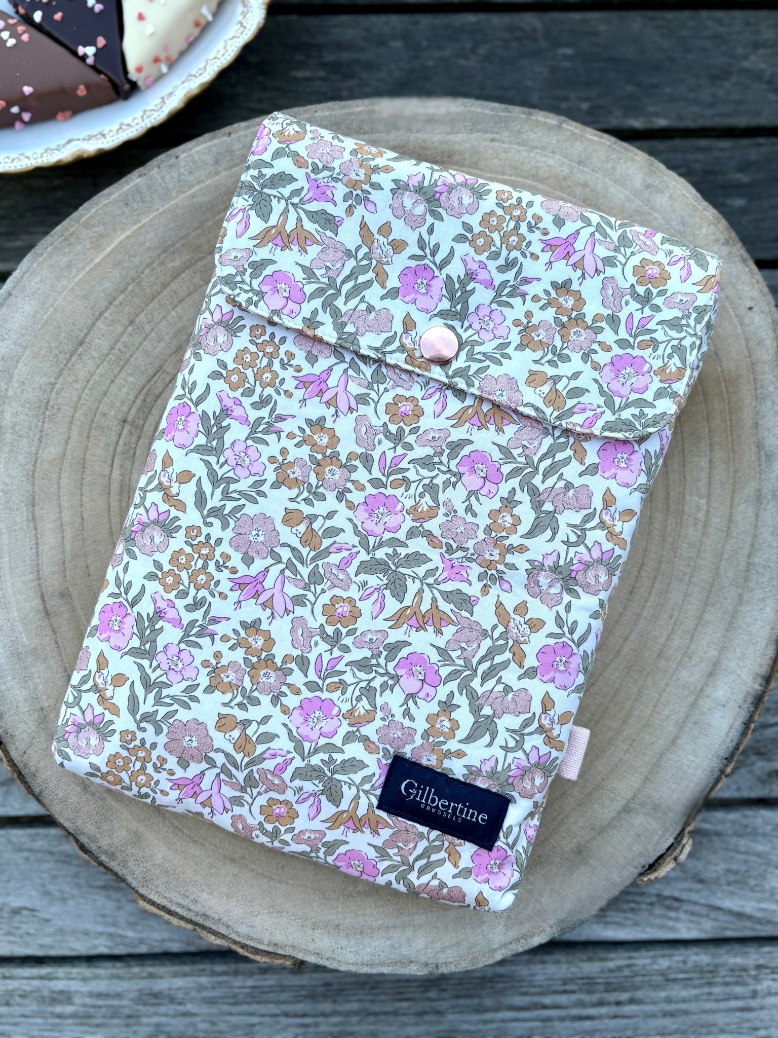 Pochette roman broché Say it with flowers - Gilbertine BrusselsGilbertine Brussels