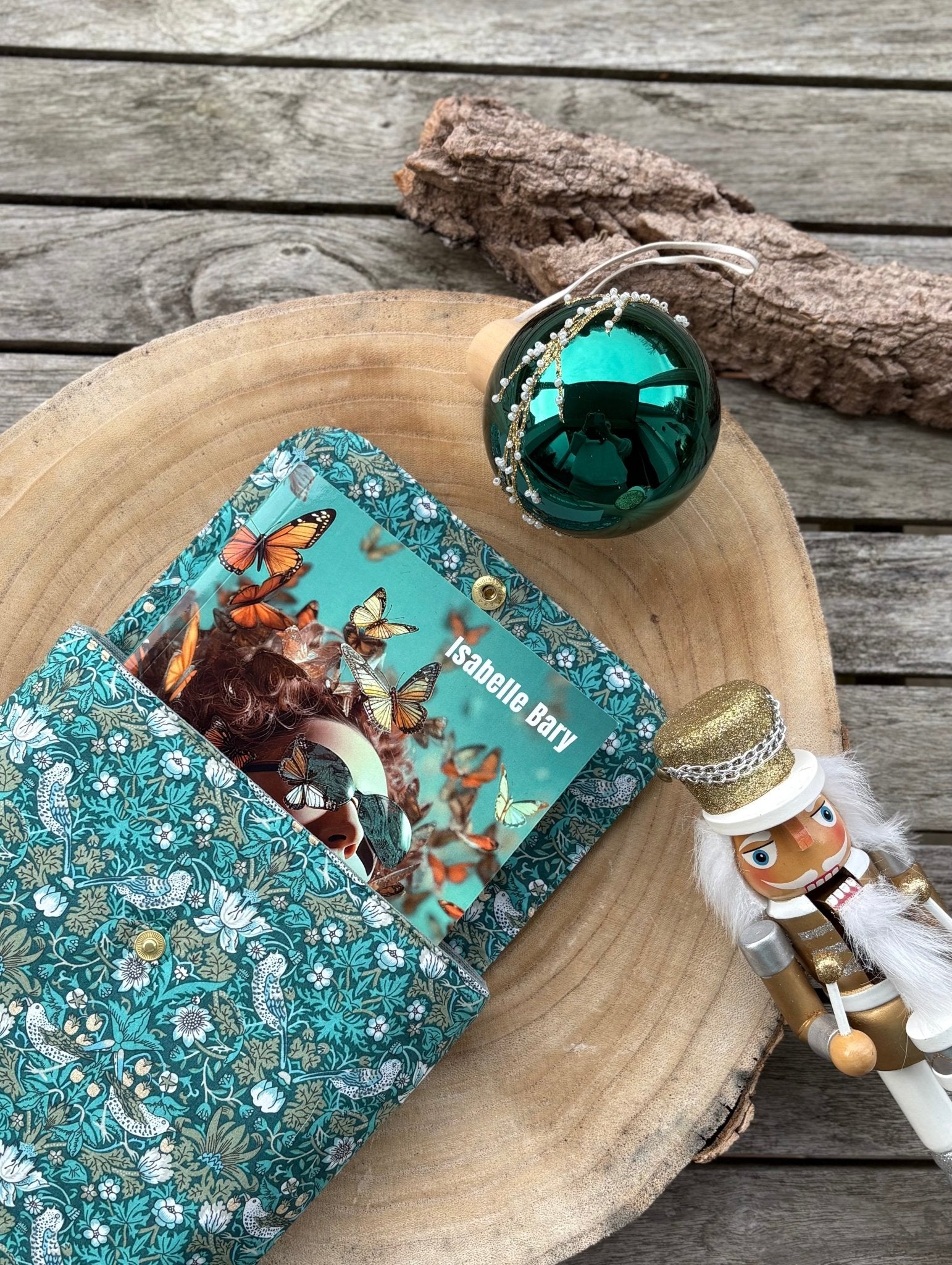 Pochette roman broché Sparkle wine - Gilbertine BrusselsGilbertine Brussels