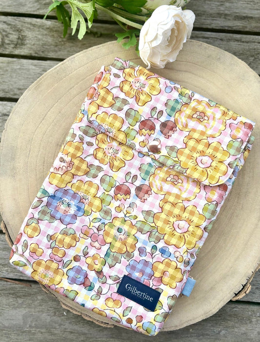 Pochette roman broché Sunny piazza☀️ - Gilbertine BrusselsGilbertine Brussels