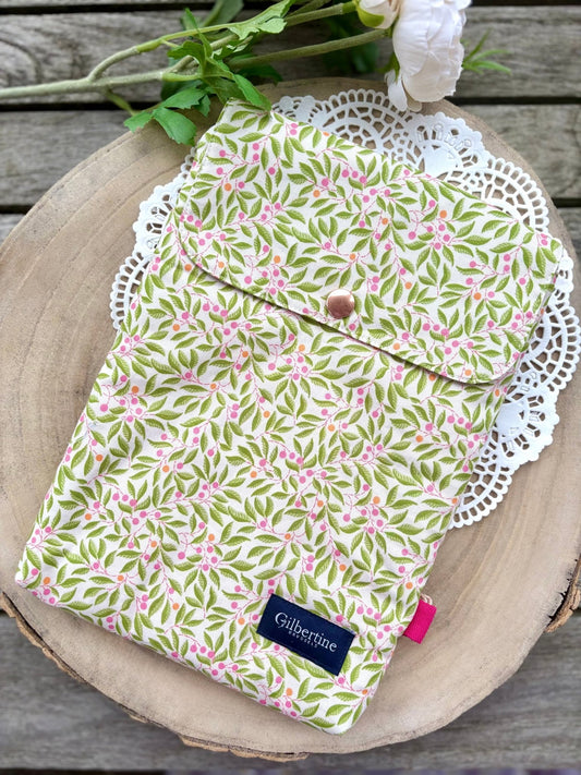 Pochette roman broché Under the olive tree 🫒 - Gilbertine BrusselsGilbertine Brussels