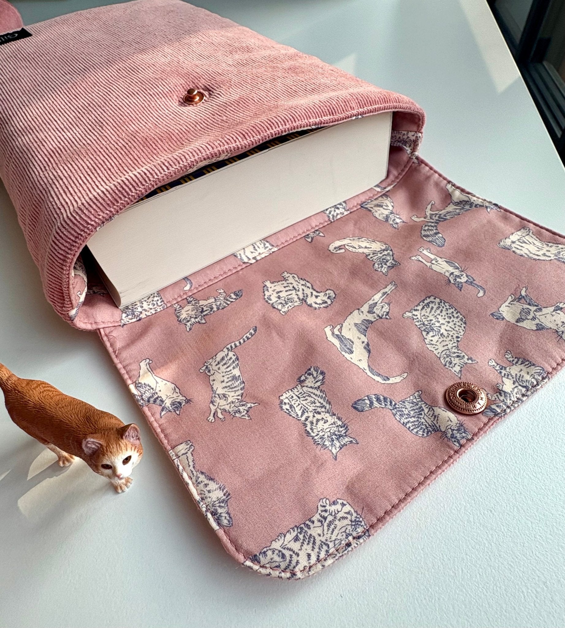 Pochette roman broché velours Odette - Gilbertine BrusselsGilbertine Brussels