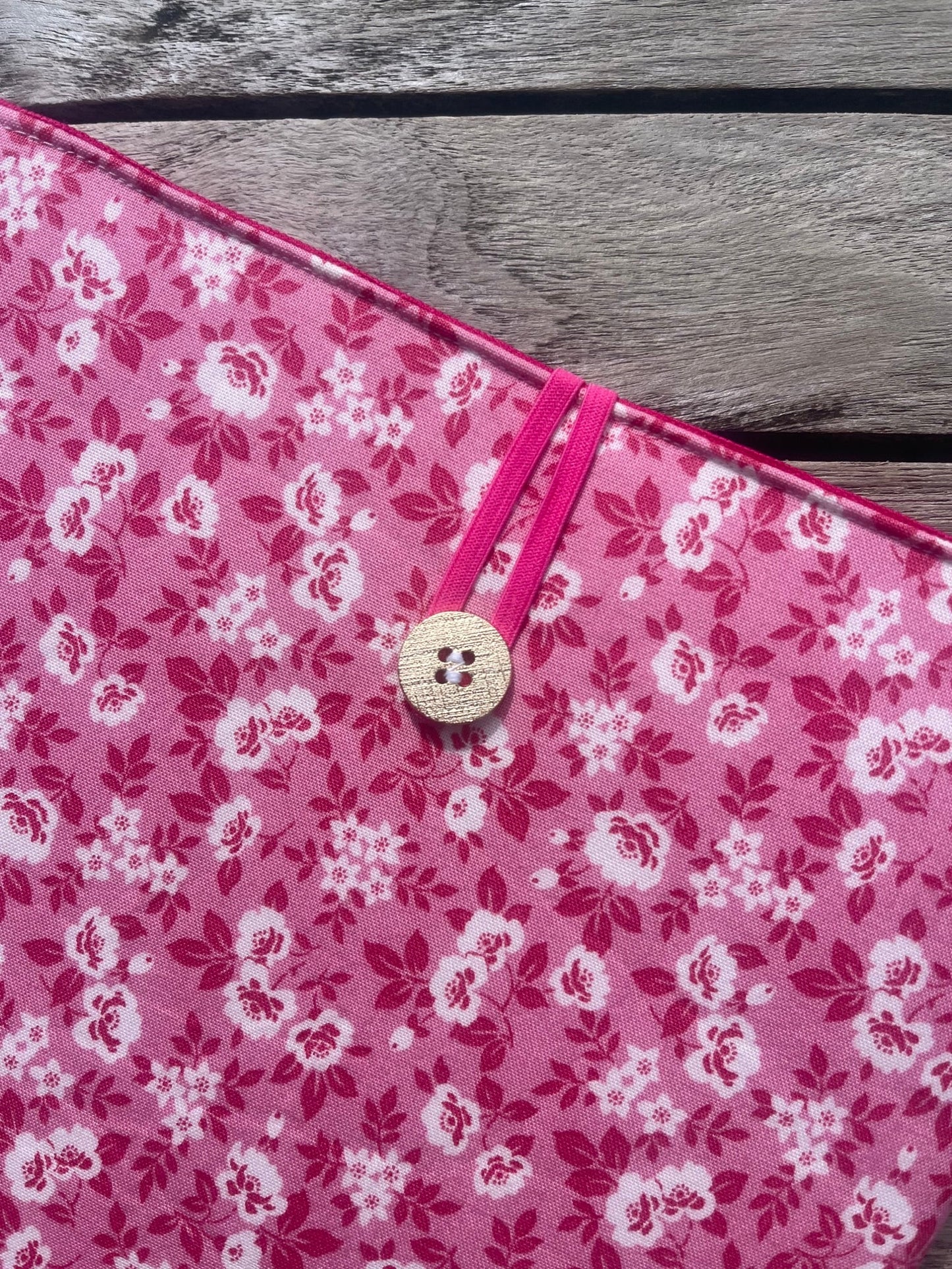 Pochette Roman [élastique] a cupcake with Rose 🌹 - Gilbertine BrusselsGilbertine BrusselsPochette livre