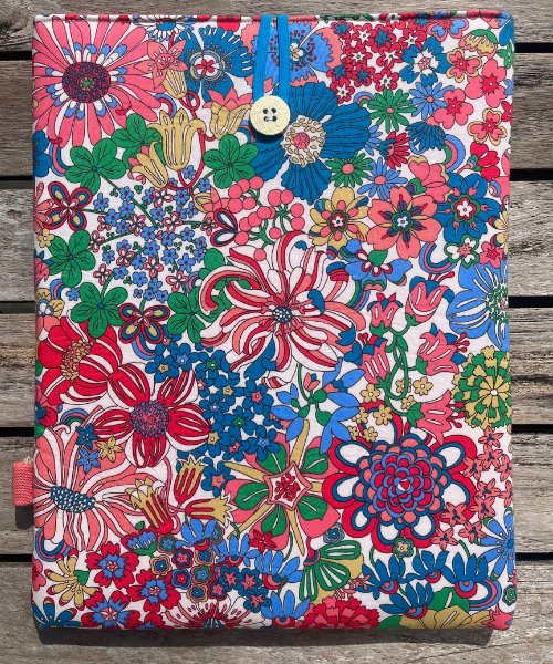 Pochette roman tablette Joyful blossom [Elastique] - Gilbertine BrusselsGilbertine Brussels