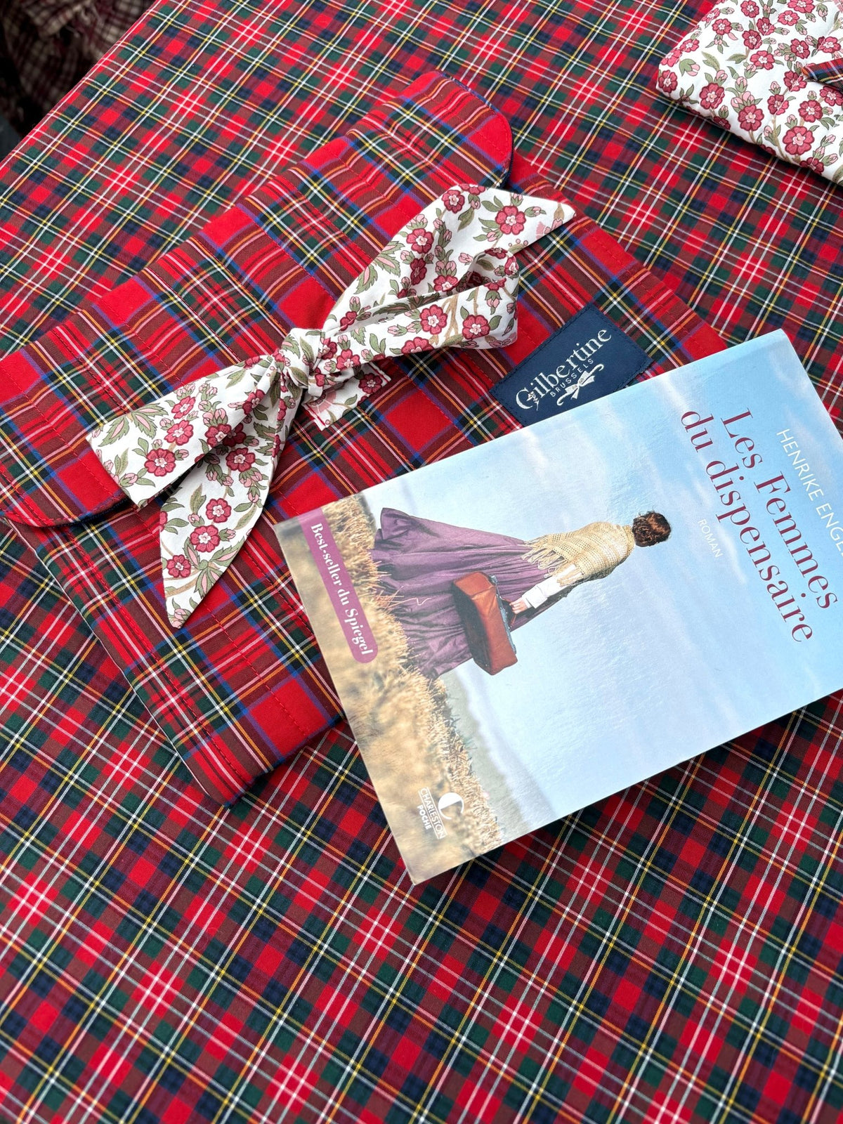 Pochette ruban Fraser [ format poche] - Gilbertine BrusselsGilbertine Brussels