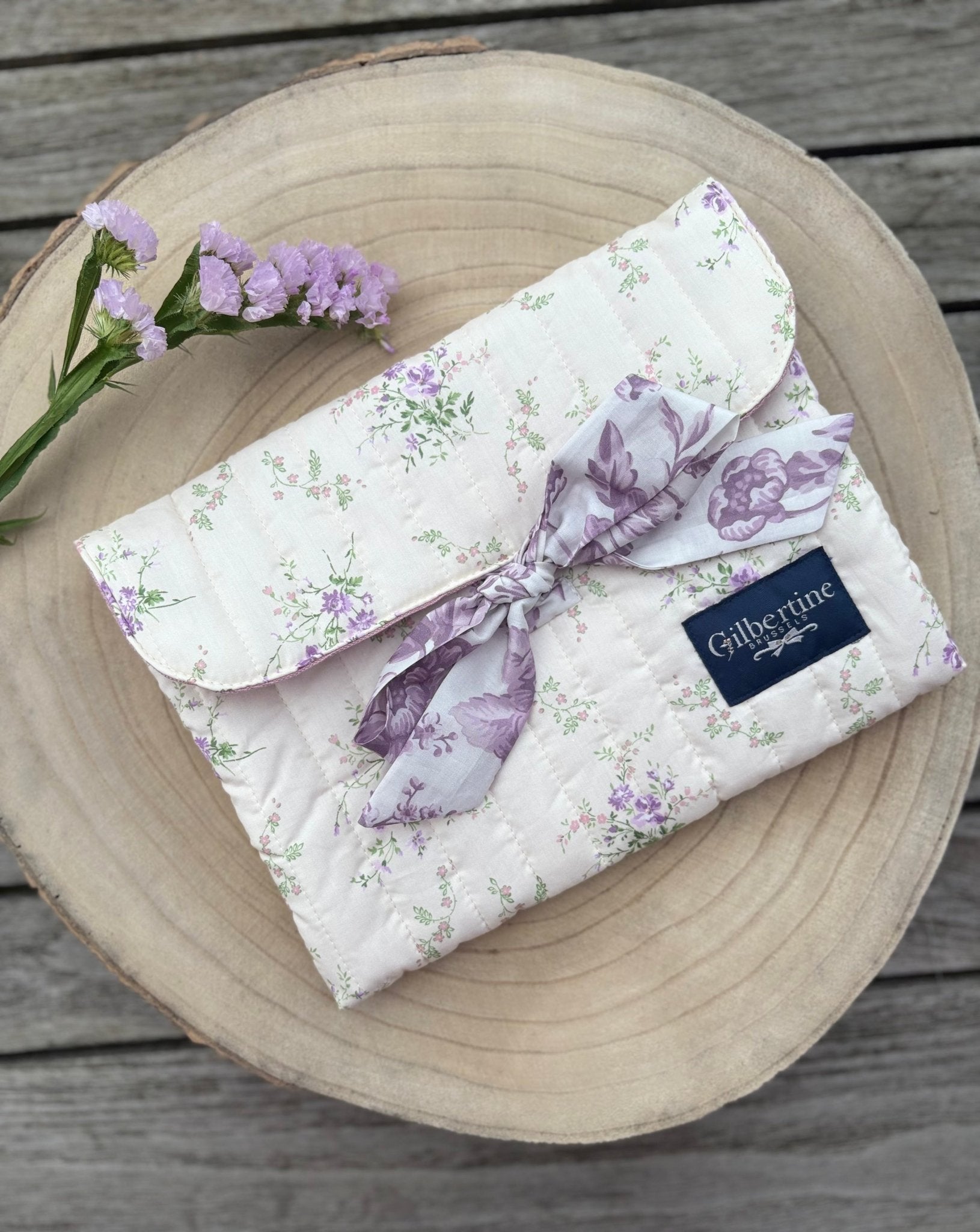 Pochette ruban Love at first sight (format roman) - Gilbertine BrusselsGilbertine Brussels