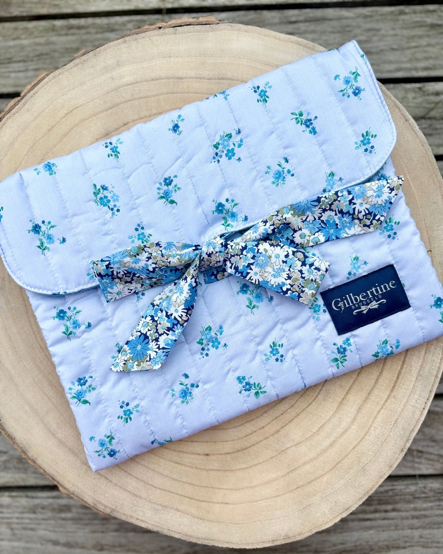 Pochette ruban Posy umbrella ( format roman) - Gilbertine BrusselsGilbertine Brussels