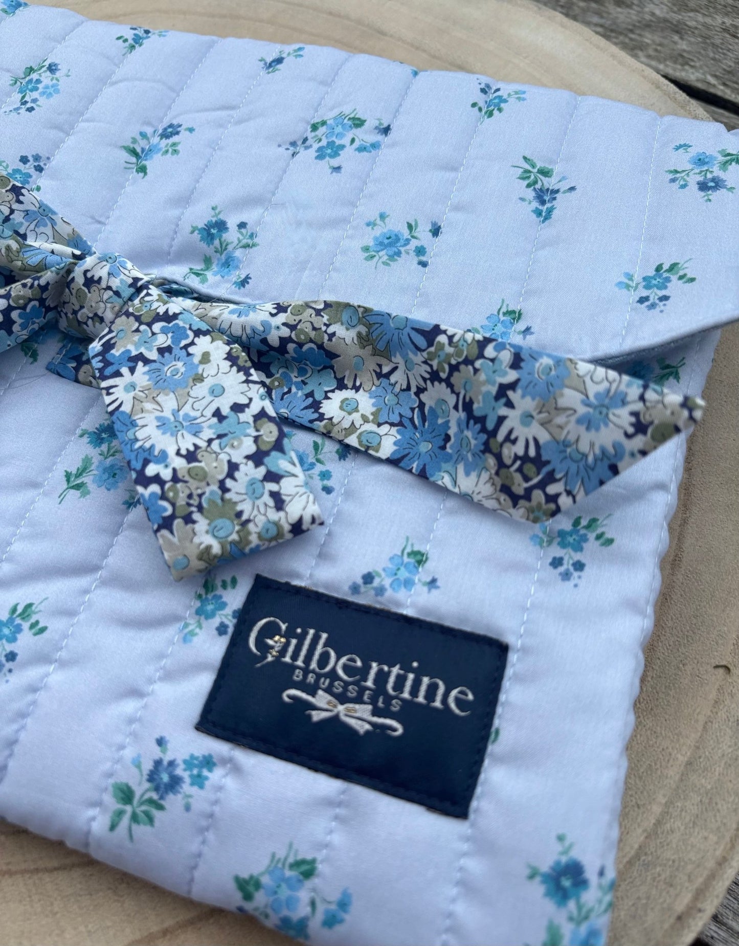 Pochette ruban Posy umbrella ( format roman) - Gilbertine BrusselsGilbertine Brussels