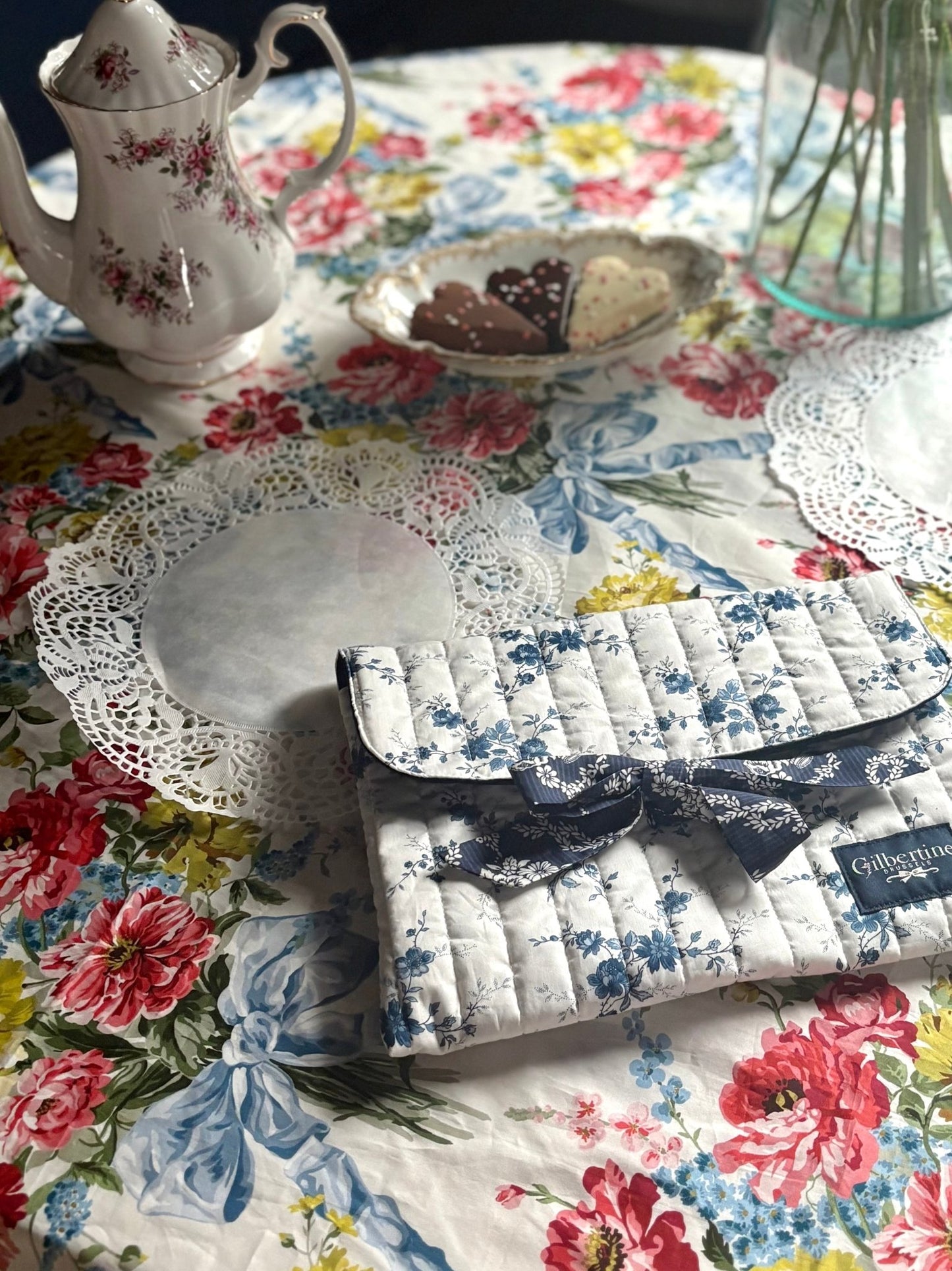 Pochette ruban Queen’s lady ( format roman ) - Gilbertine BrusselsGilbertine Brussels