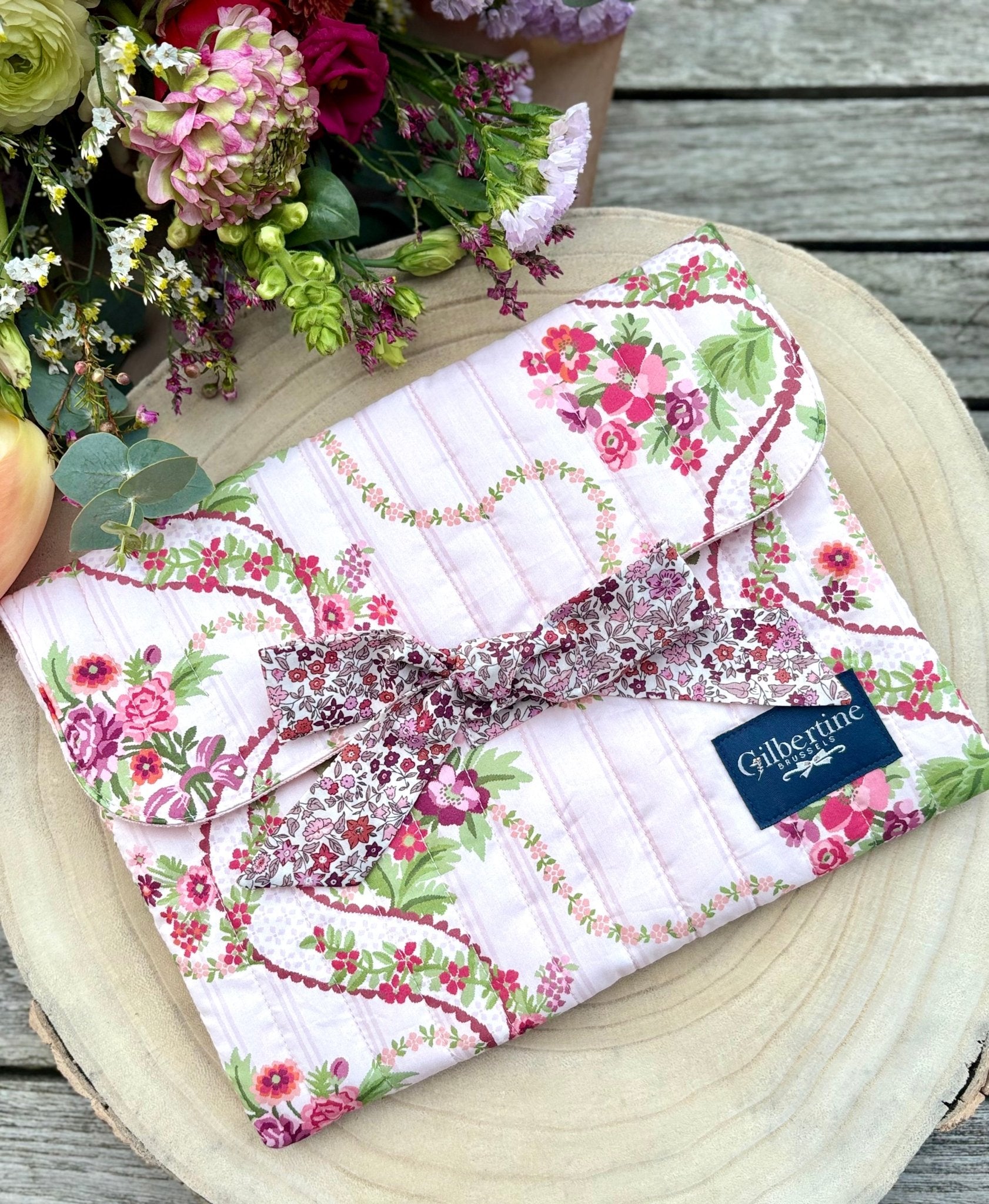 Pochette ruban Ribbons of love (format roman) - Gilbertine BrusselsGilbertine Brussels