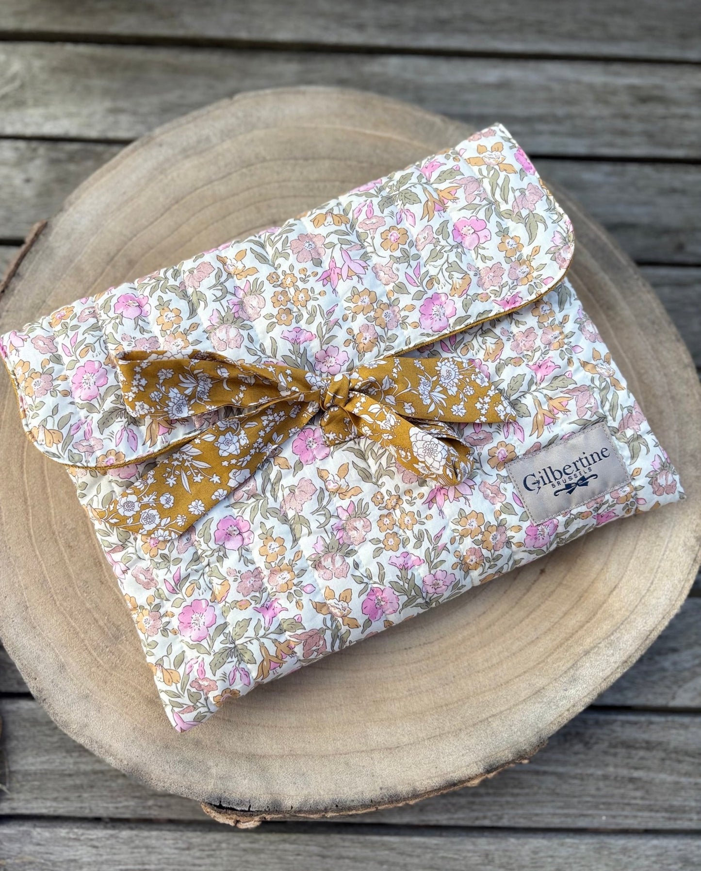 Pochette ruban Say it with flowers ( format roman) - Gilbertine BrusselsGilbertine Brussels