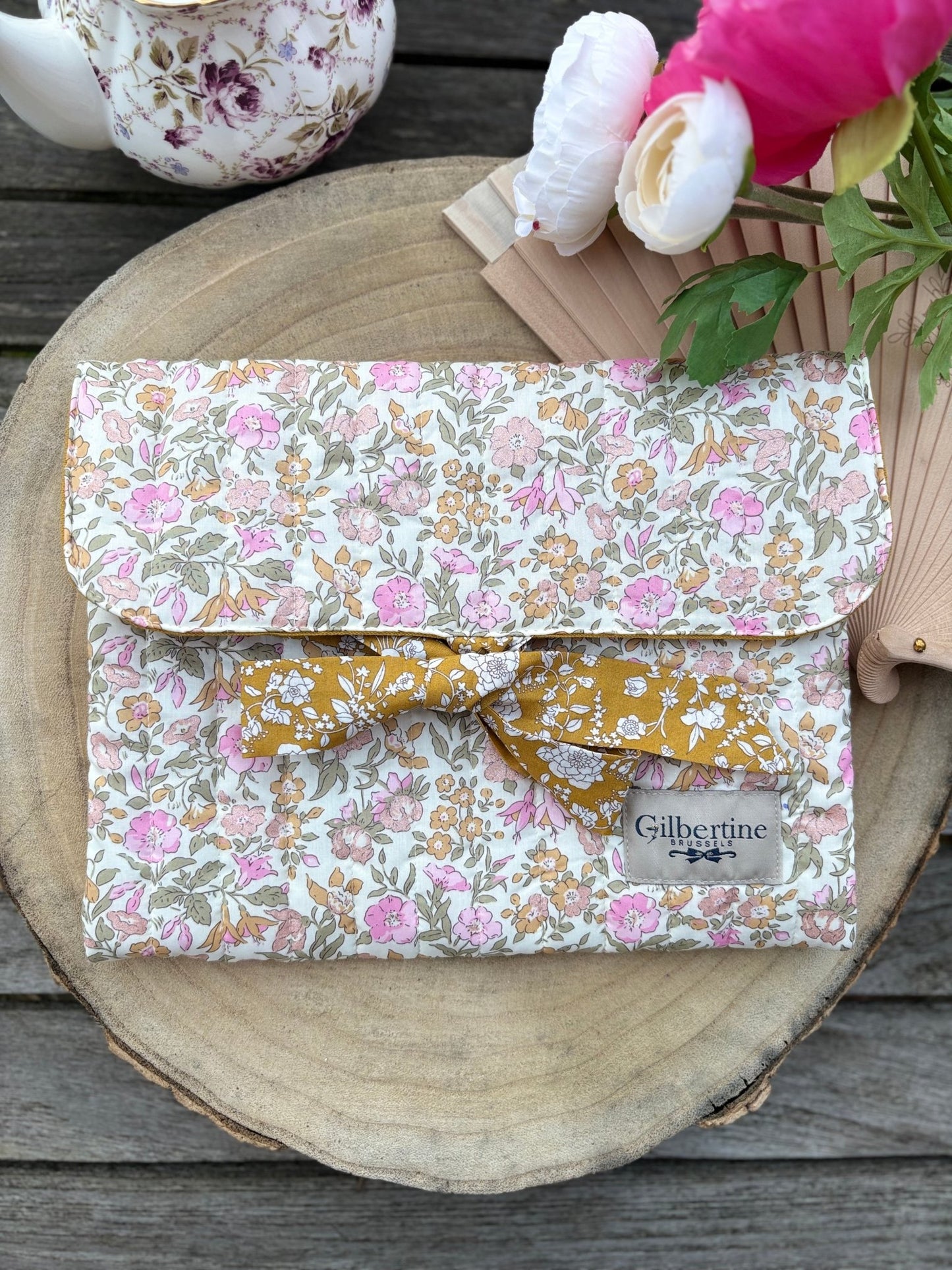 Pochette ruban Say it with flowers ( format roman) - Gilbertine BrusselsGilbertine Brussels