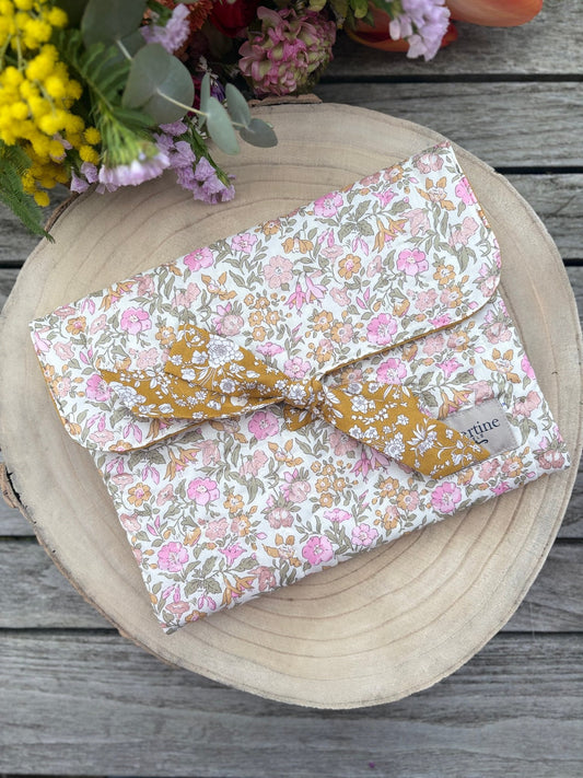 Pochette ruban Say it with flowers ( format roman) - Gilbertine BrusselsGilbertine Brussels