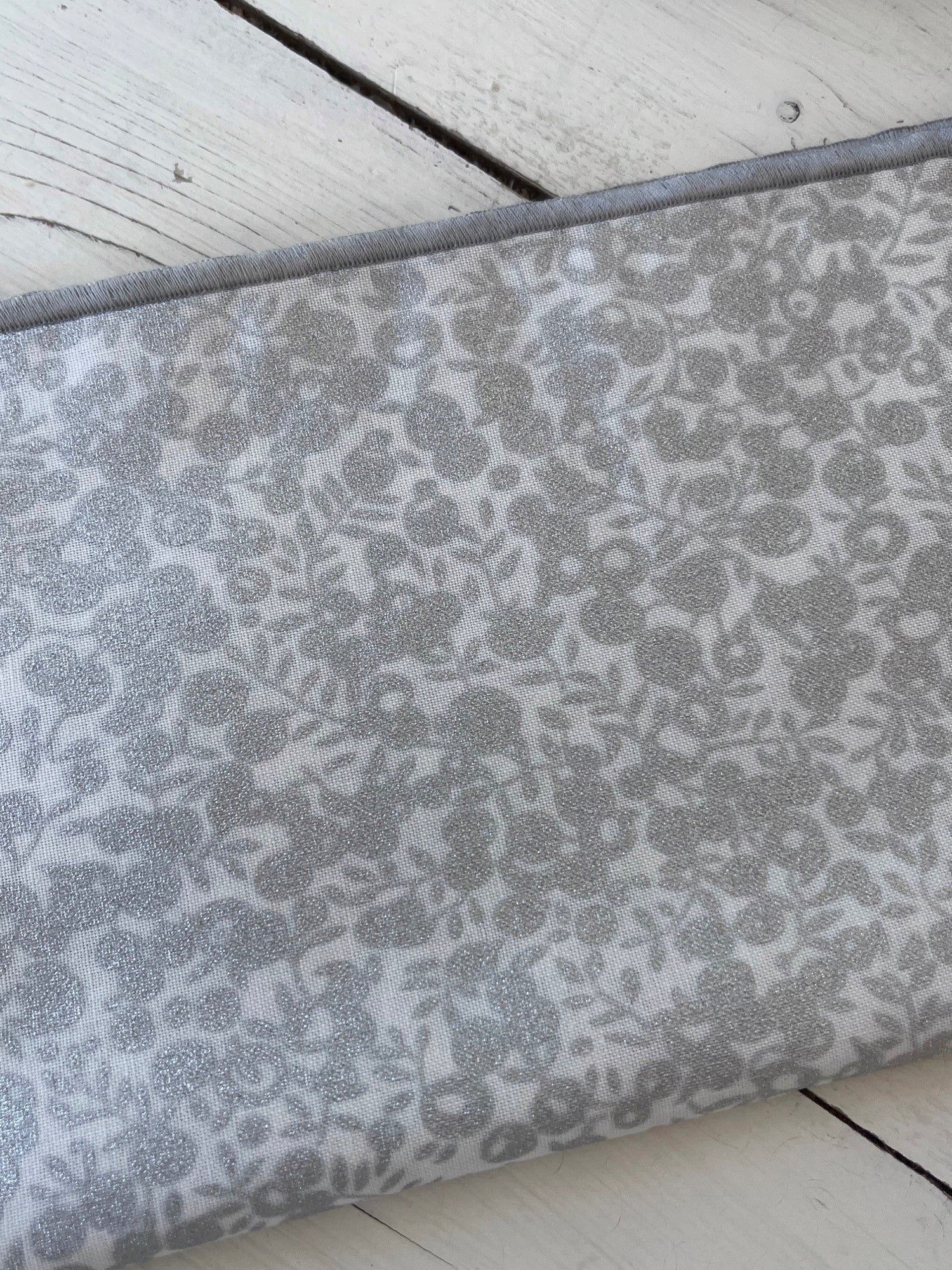 Furoshiki Silver Berries - Gilbertine BrusselsGilbertine Brussels